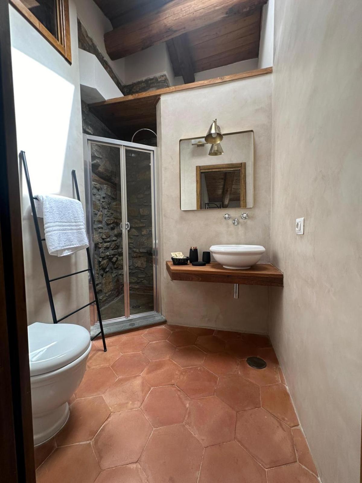 Double Room with Private Bathroom photo 2
