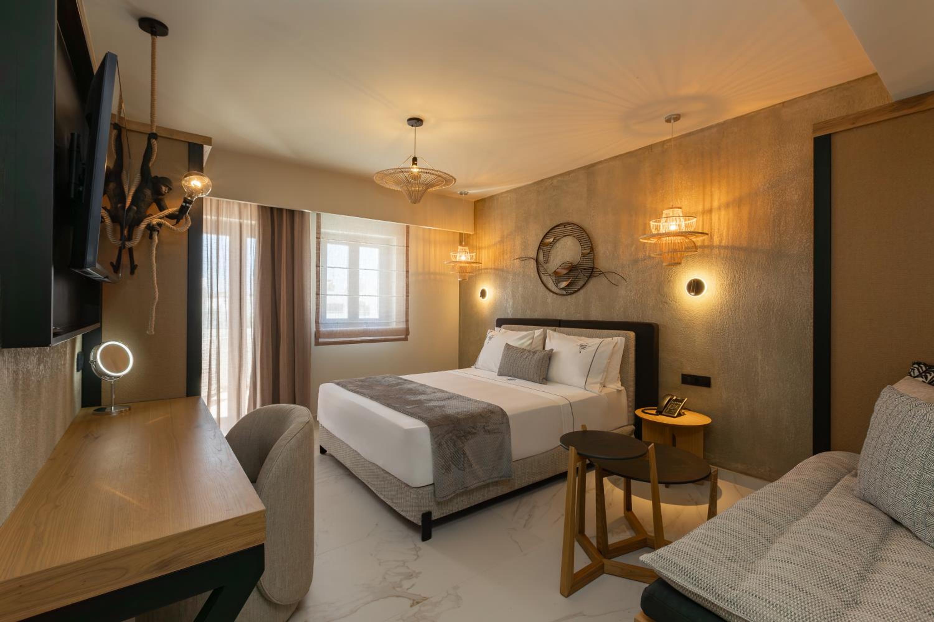 Executive Room with Outdoor Jetted Tub - Photo 15