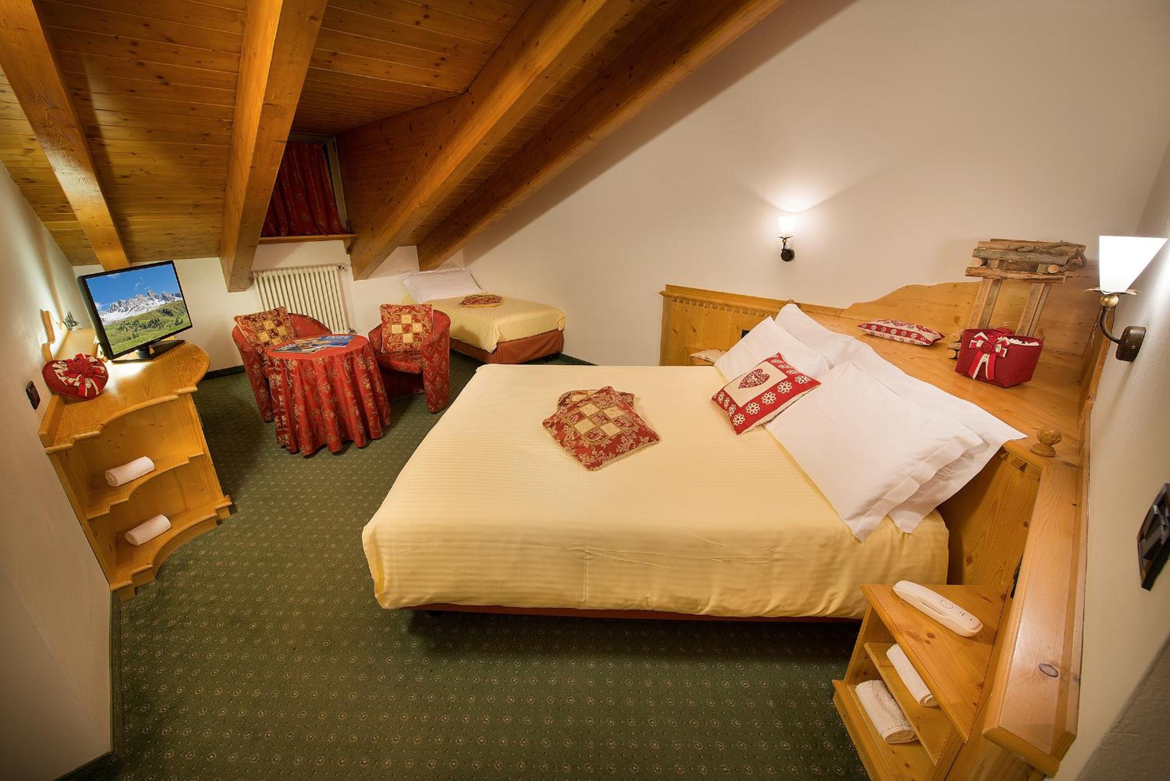 Deluxe Triple Room