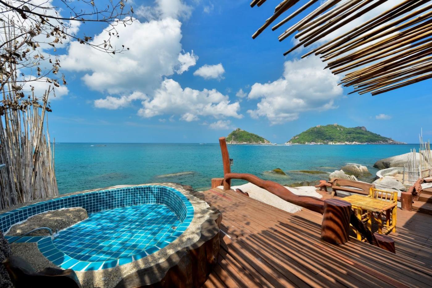 Panoramic Seafront Triple Villa - Photo 1