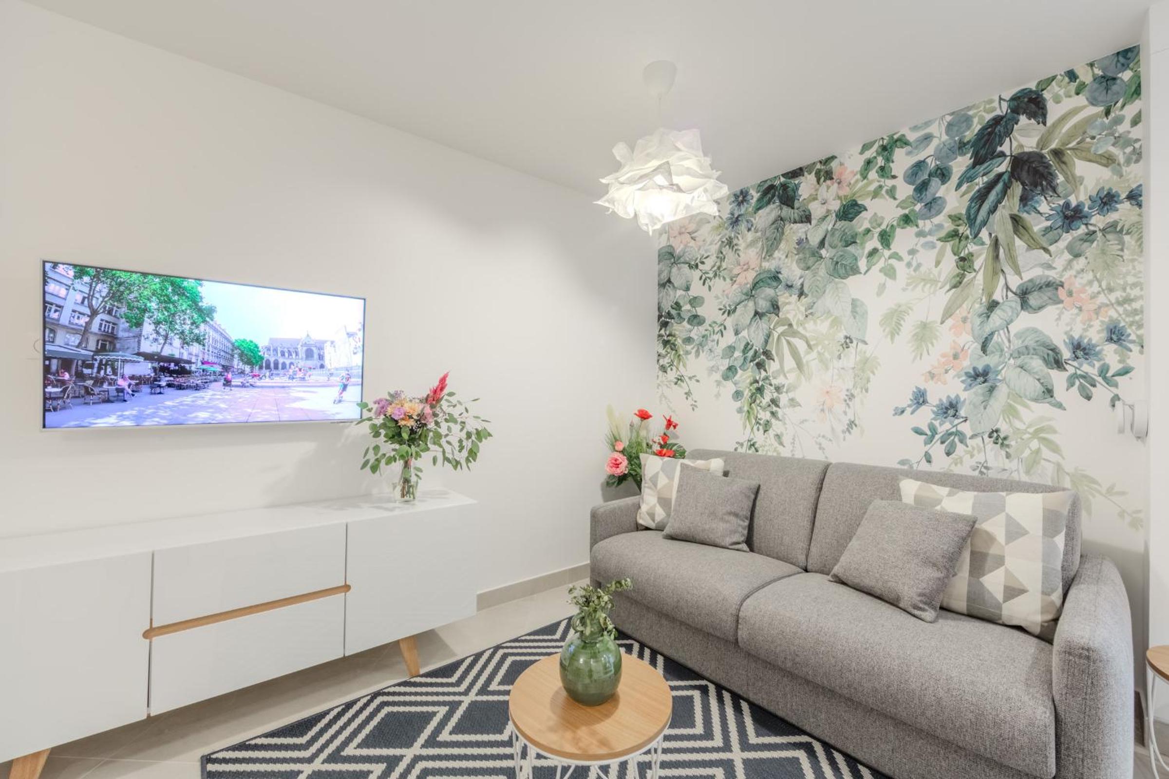 One-Bedroom Apartment with Terrace - Ground Floor photo 2