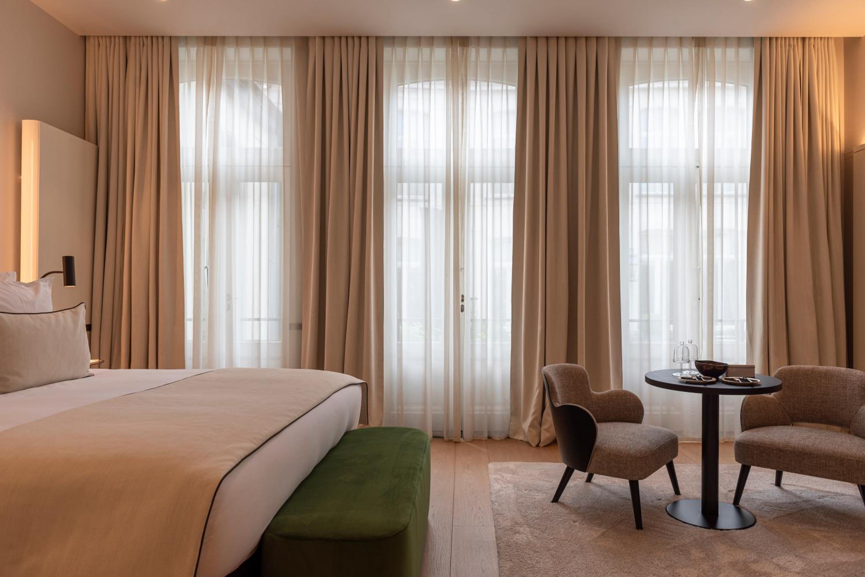 Deluxe King Room photo 3
