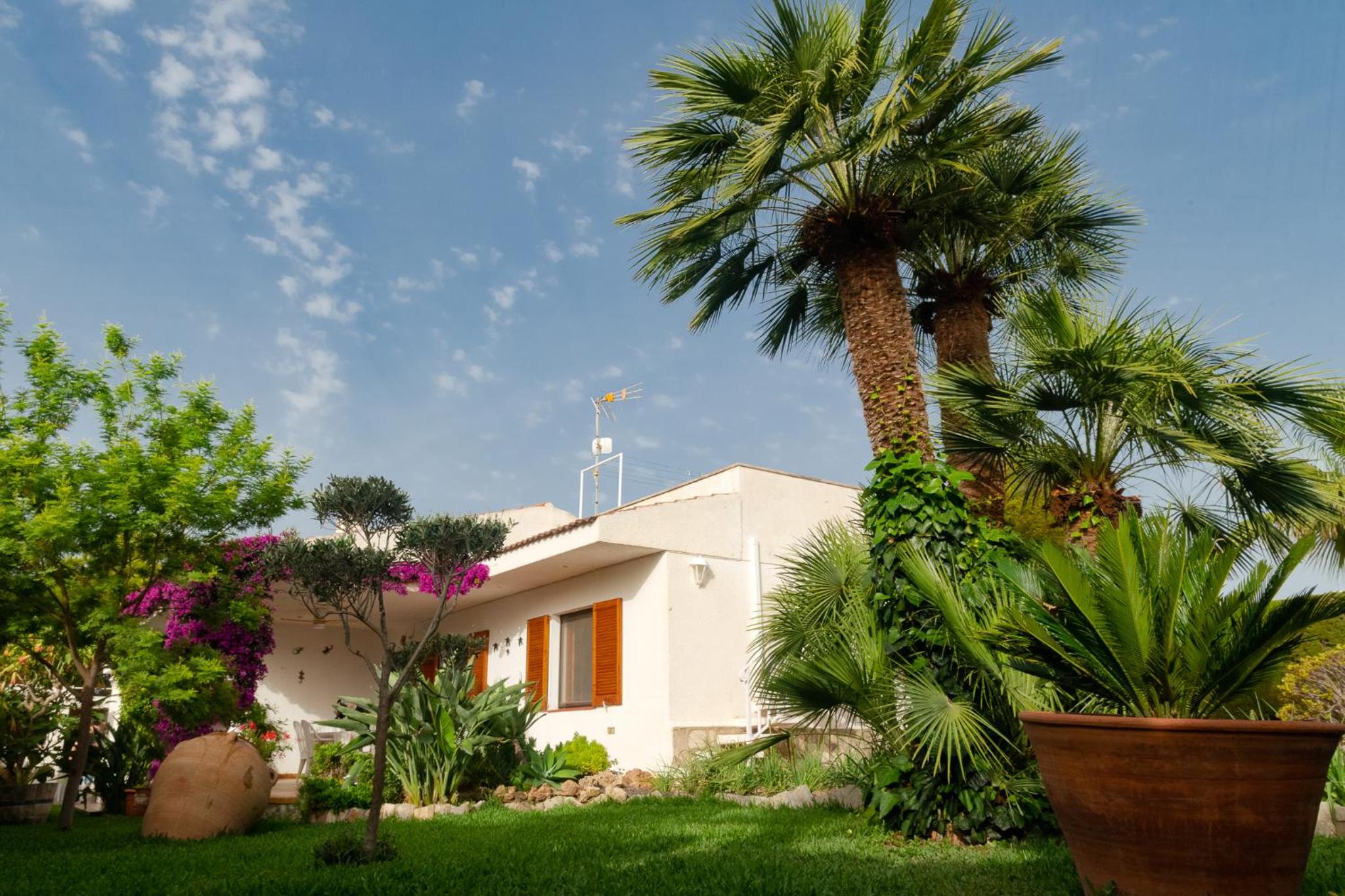 Three-Bedroom Villa photo 2