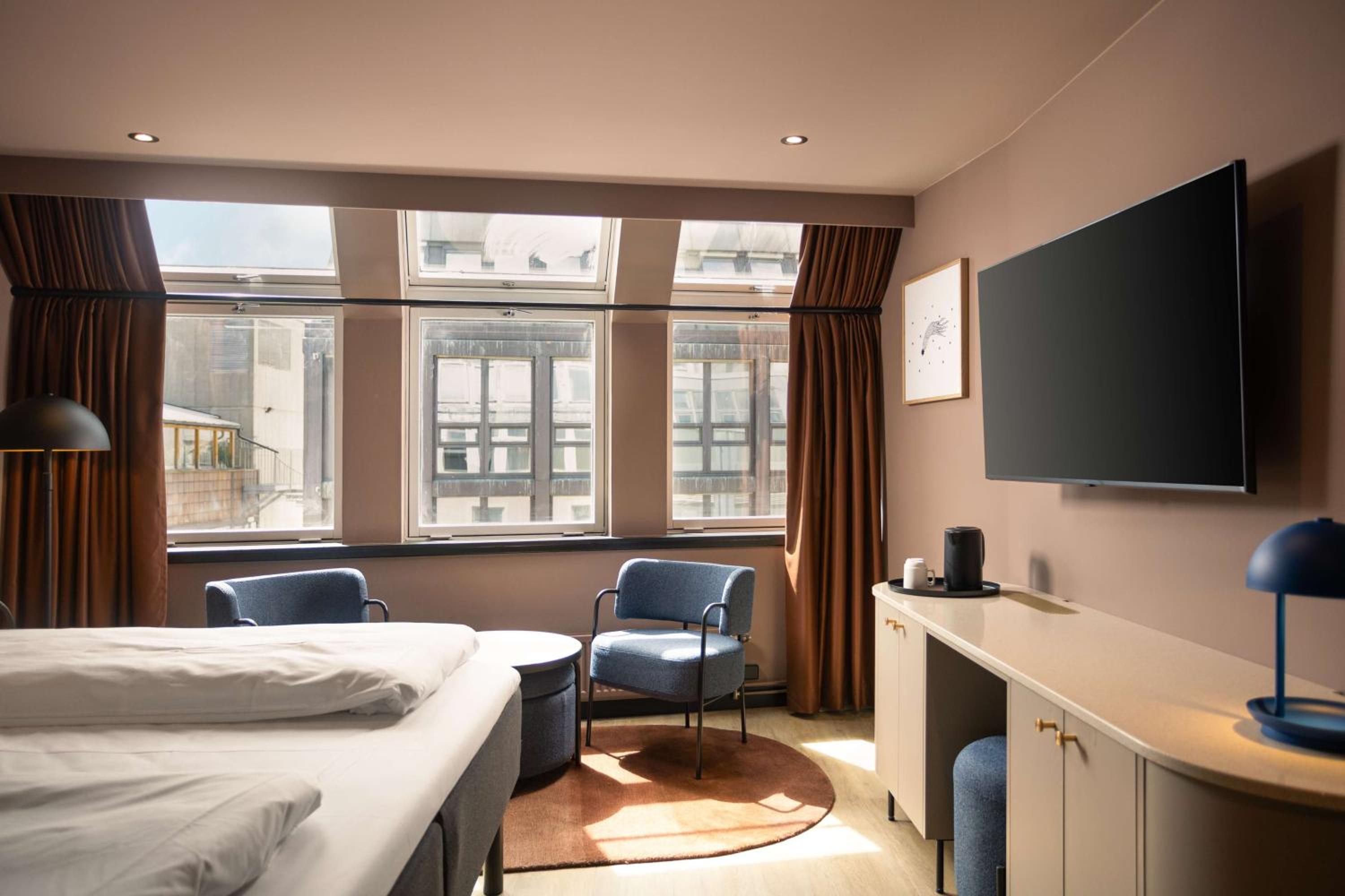 Superior King Room - Photo 5