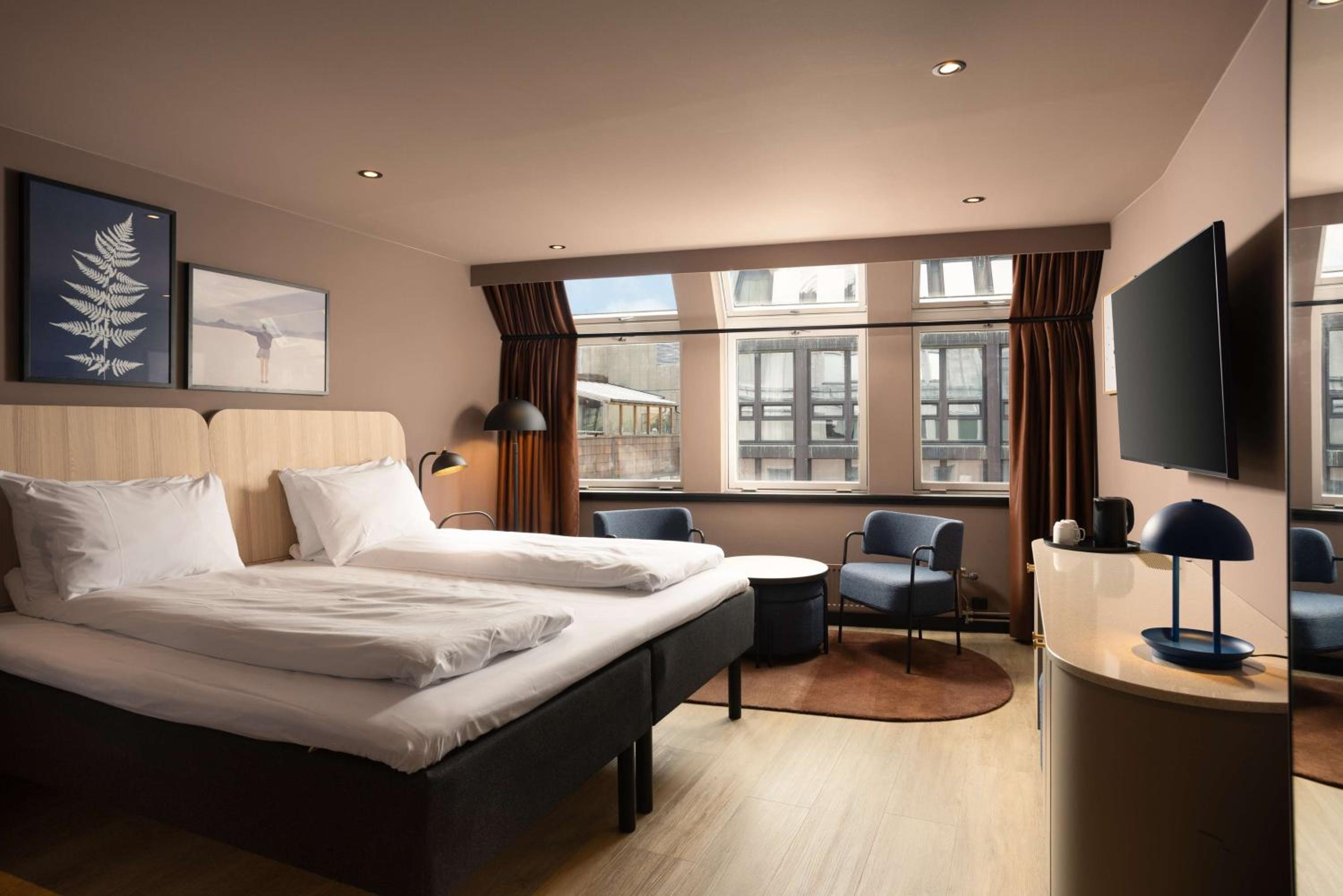 Superior King Room - Photo 1
