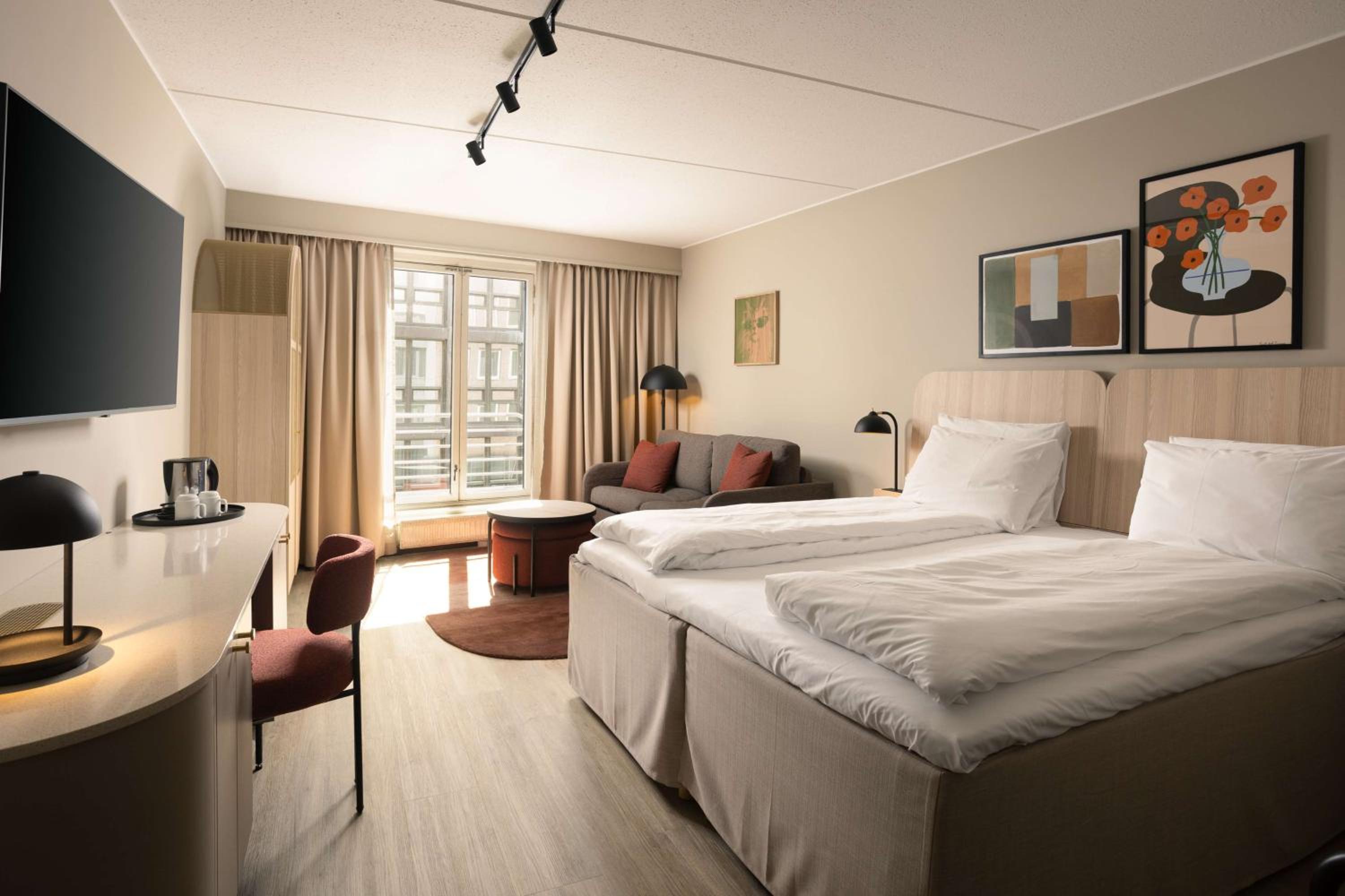 Superior King Room - Photo 3