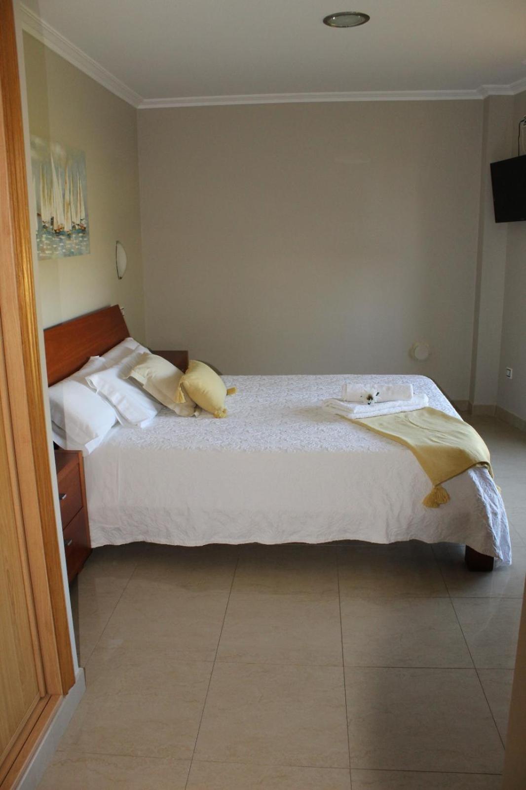 Double Room with Balcony - Photo 1