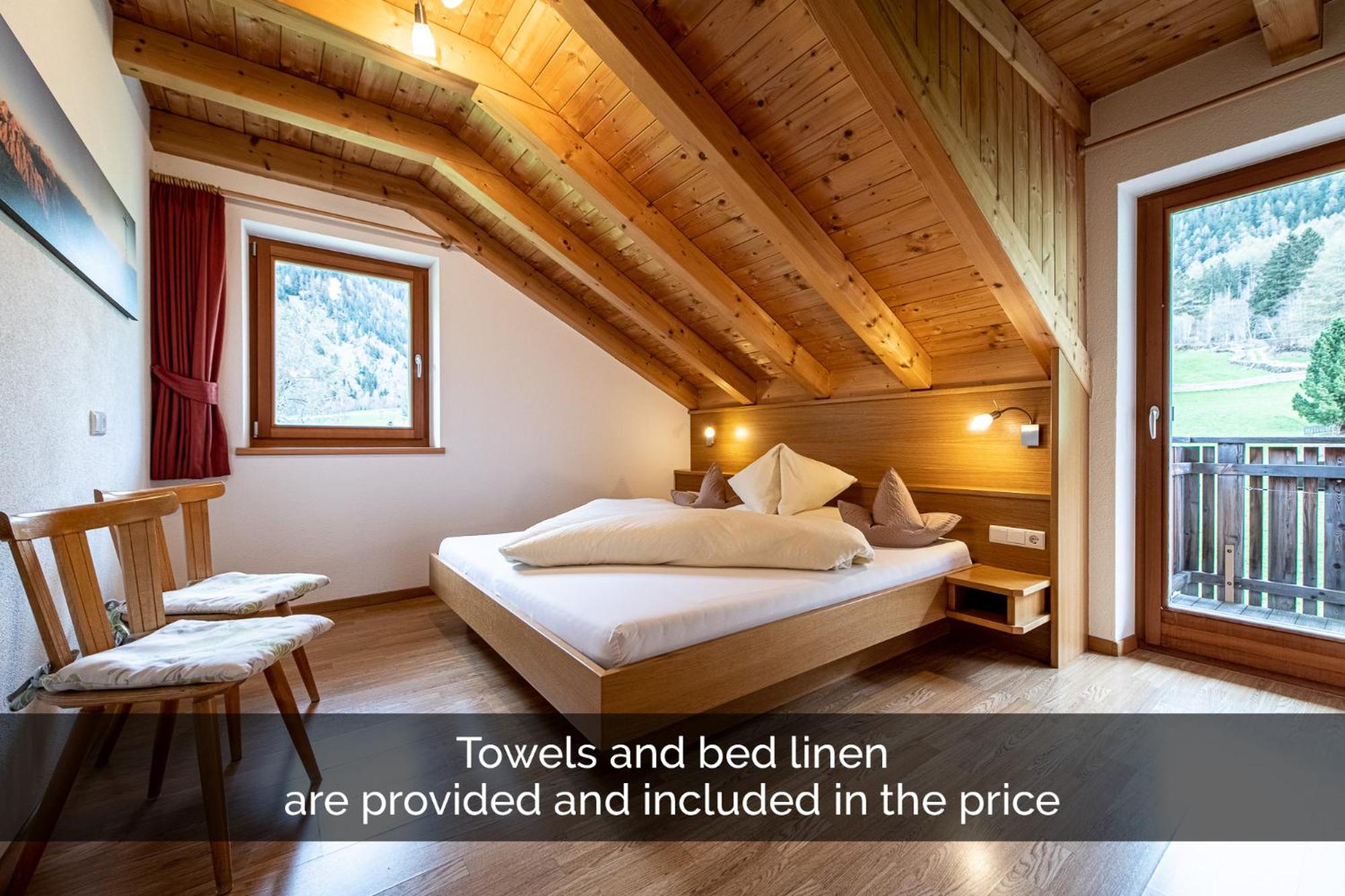 One-Bedroom Apartment with Balcony - Attic
