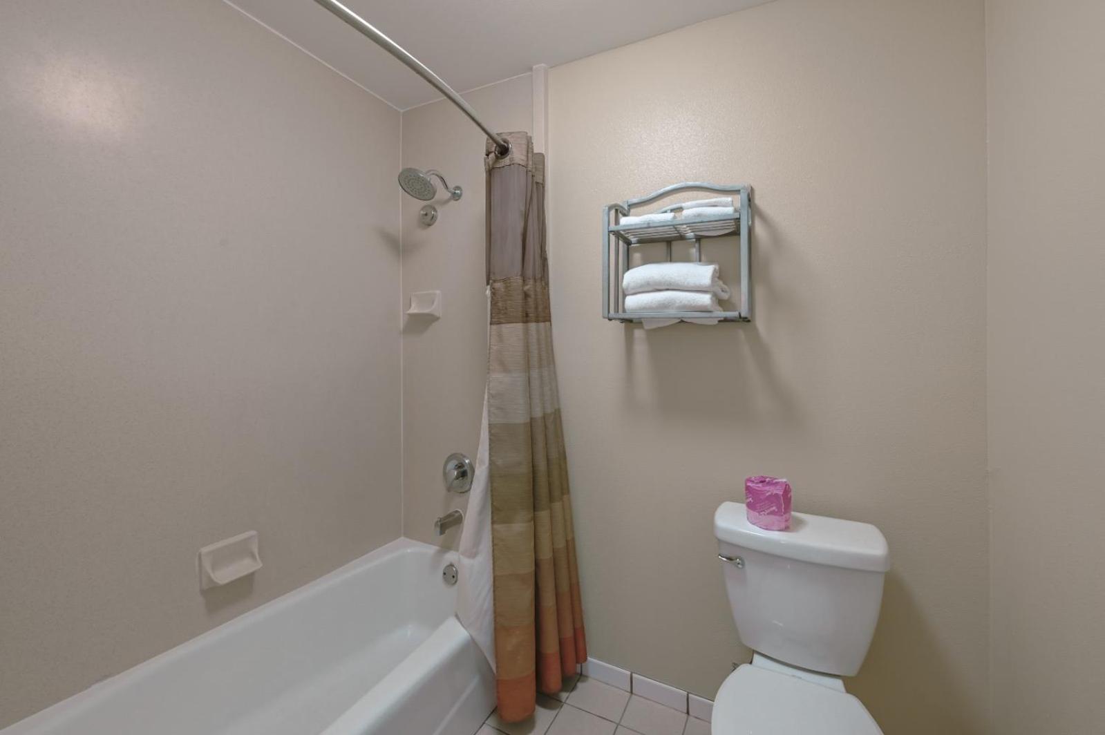 Double Room - Photo 6