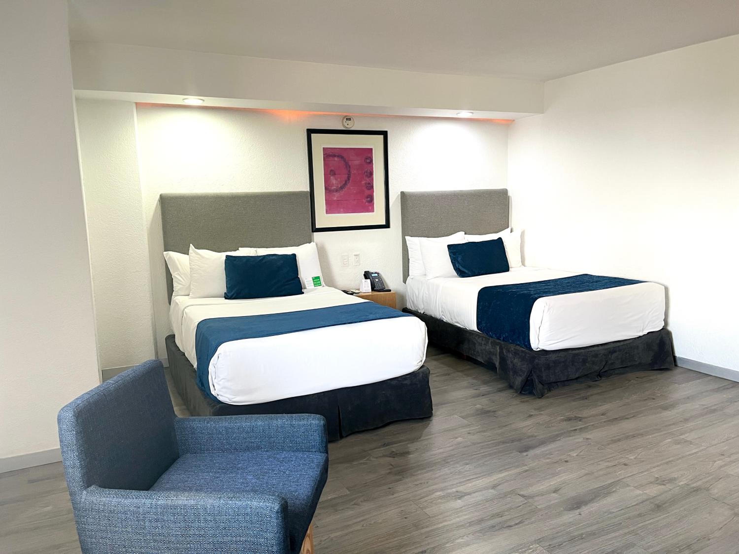 Standard Room with Two Double Beds - Non Smoking - Photo 7