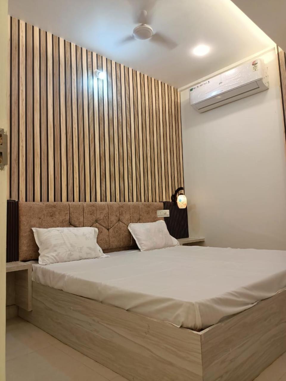 Deluxe Double Room with Bath photo 1