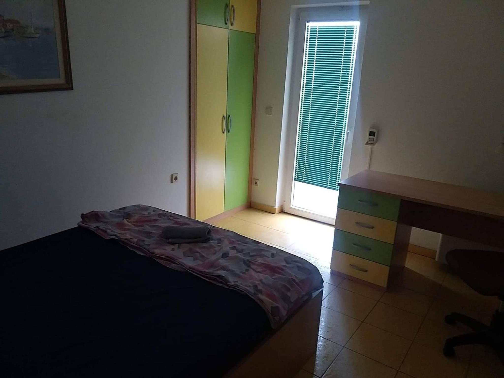 Single Room with Shared Bathroom