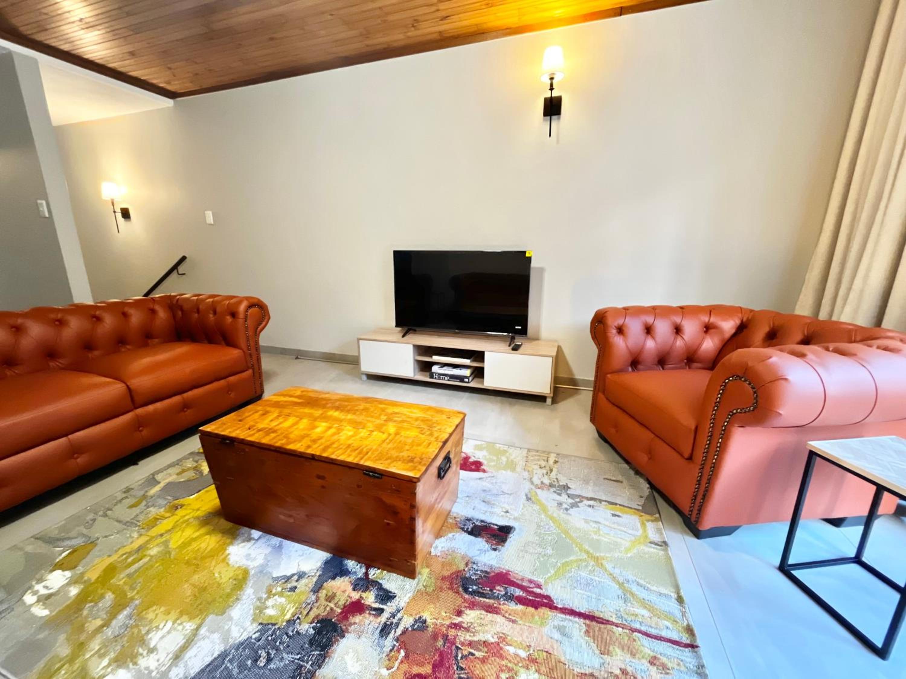 Three-Bedroom Apartment photo 1