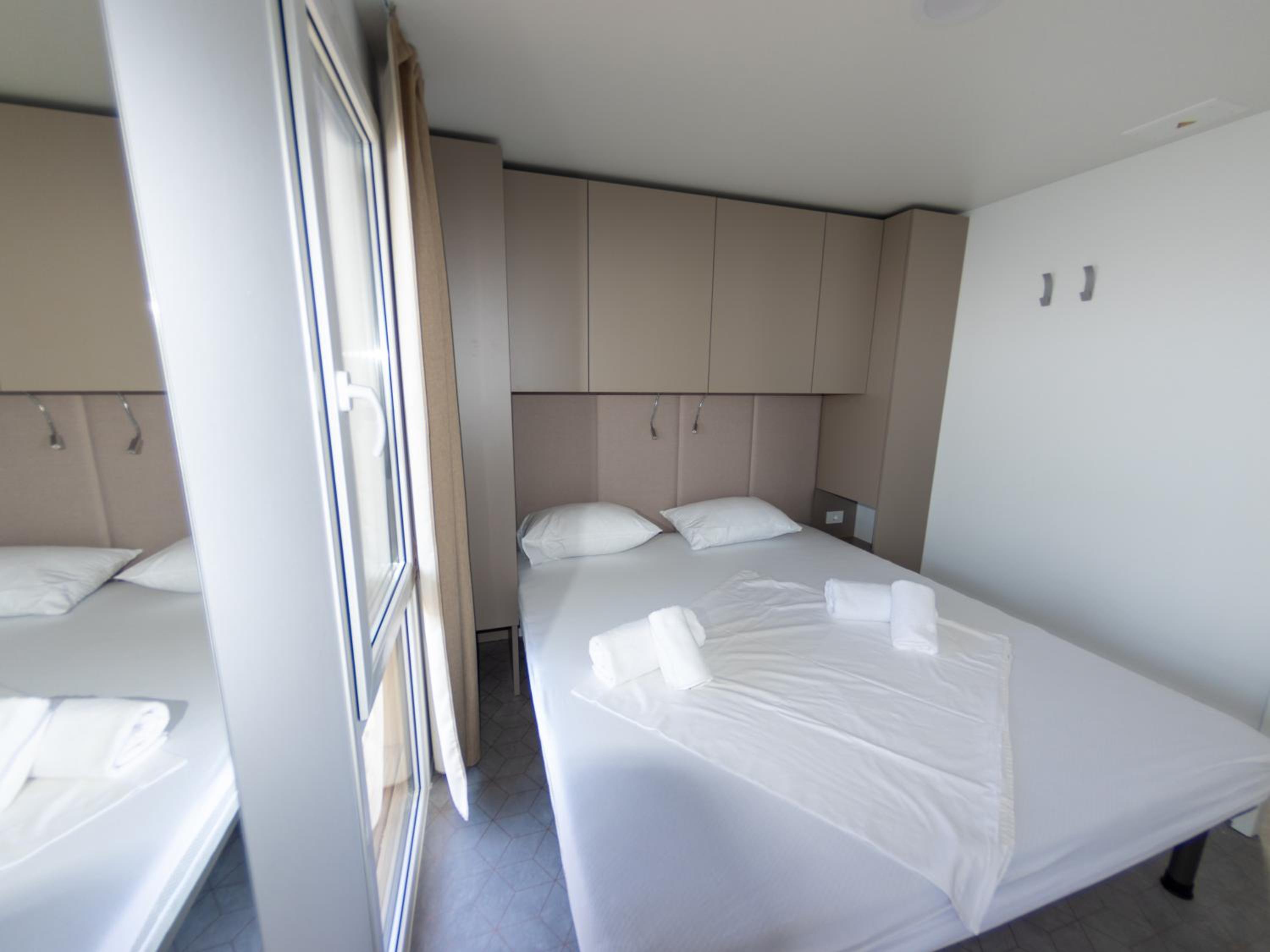 Deluxe Bungalow with Sea View - Photo 12