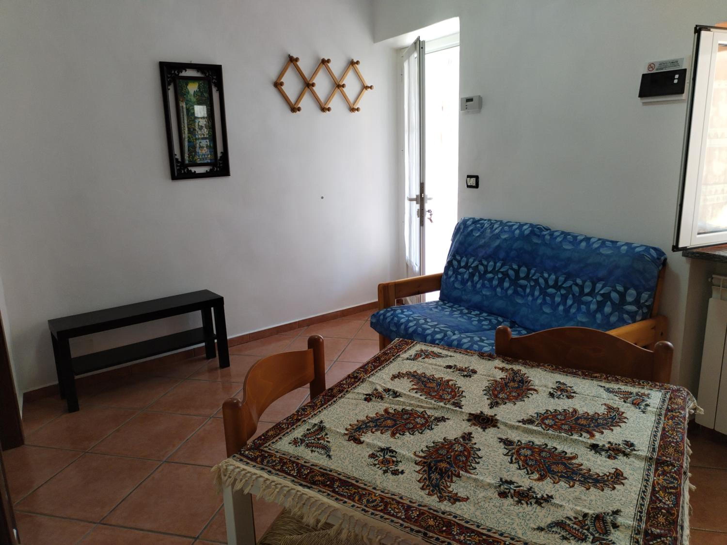 Deluxe Double Room (2 Adults + 1 Child) - Photo 4