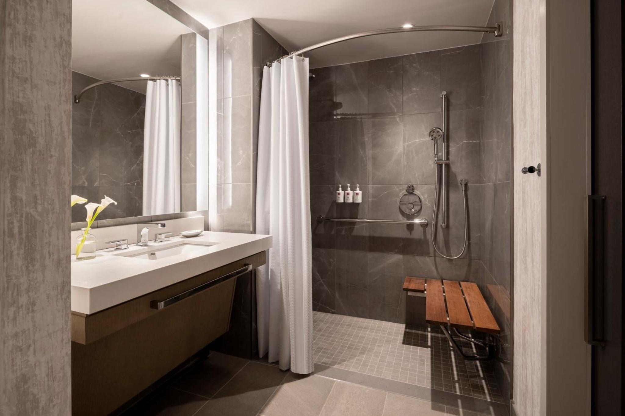 Superior King Room - Photo 5