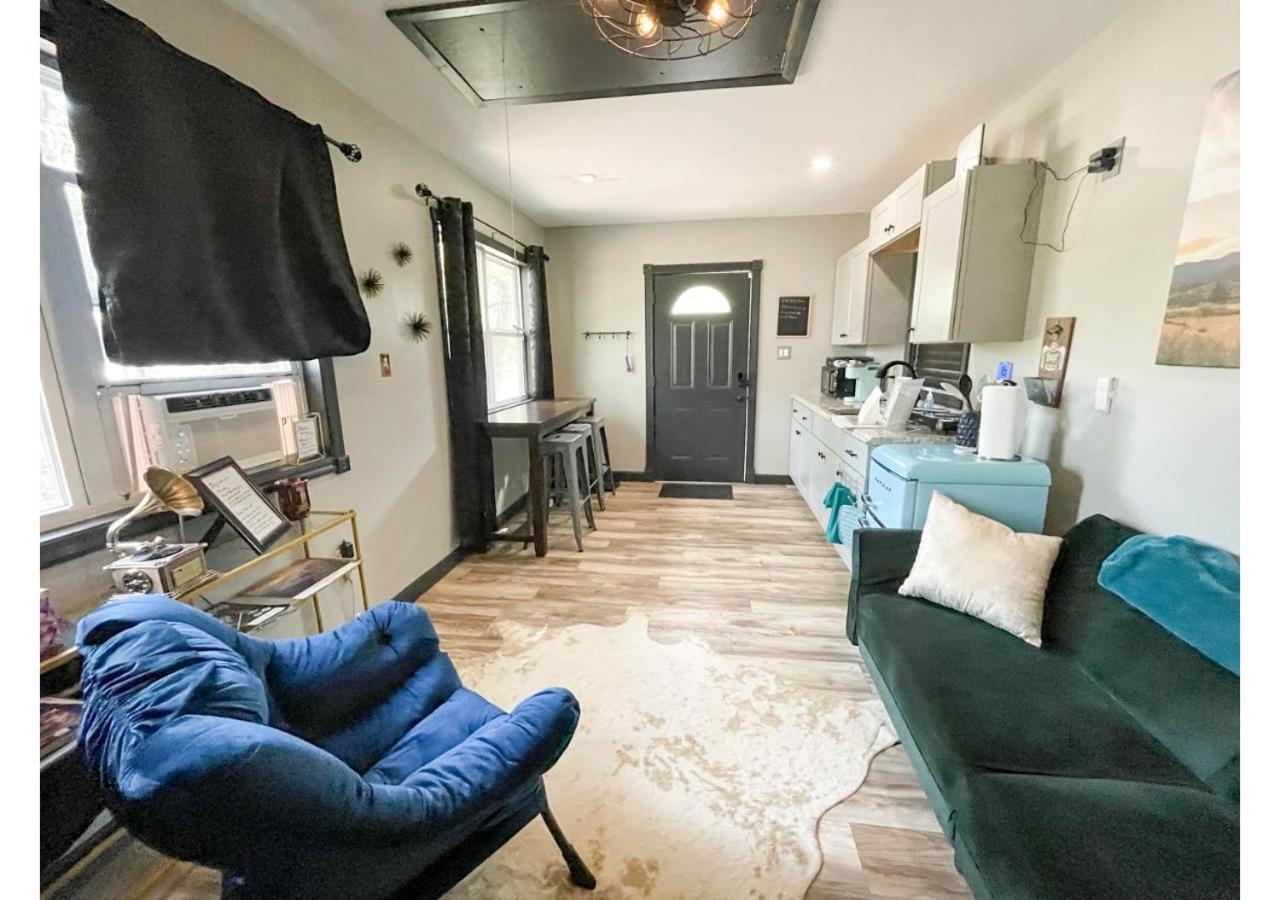 One-Bedroom House photo 1