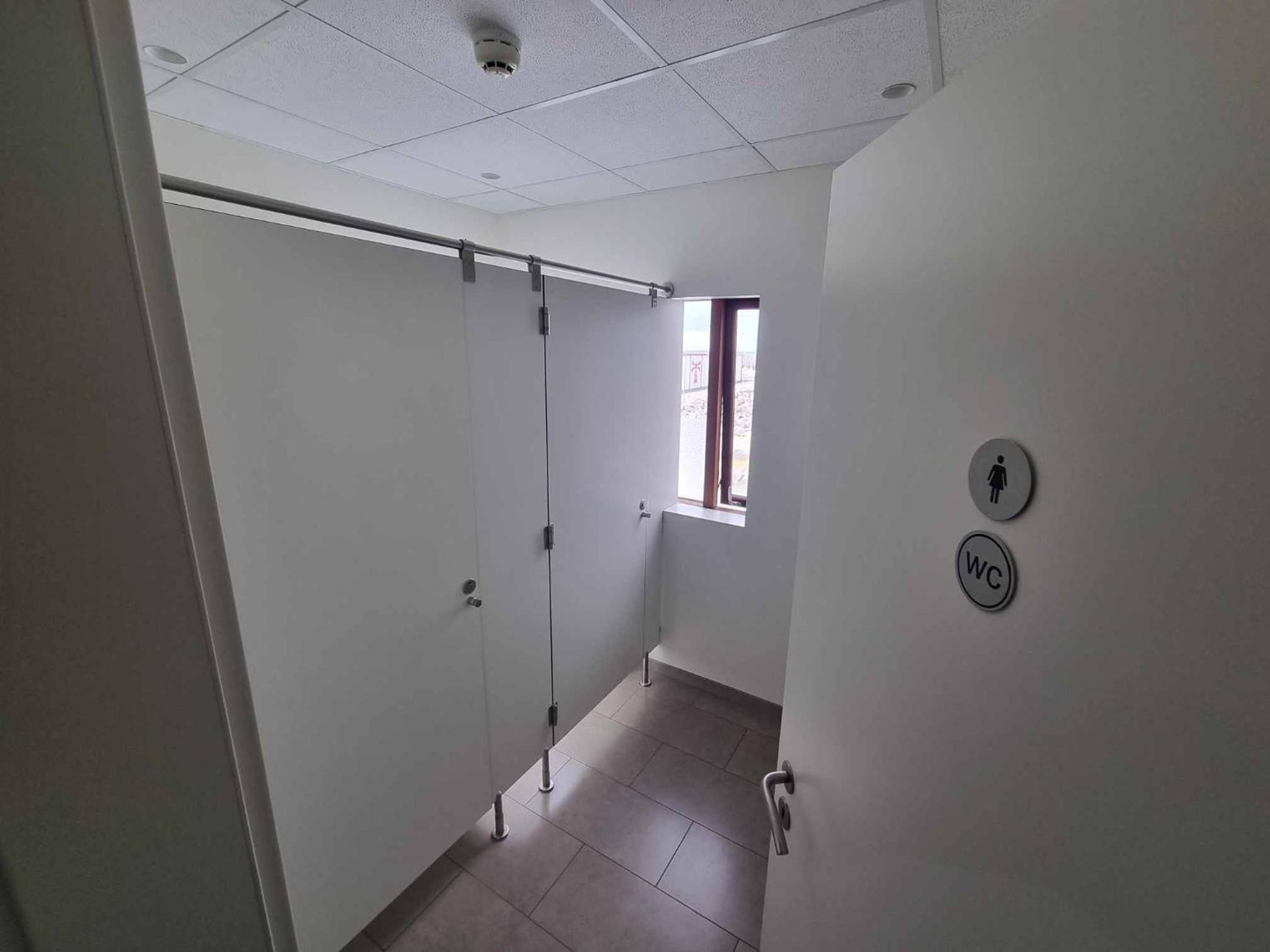 Standard Twin Room with Mountain View - Photo 14