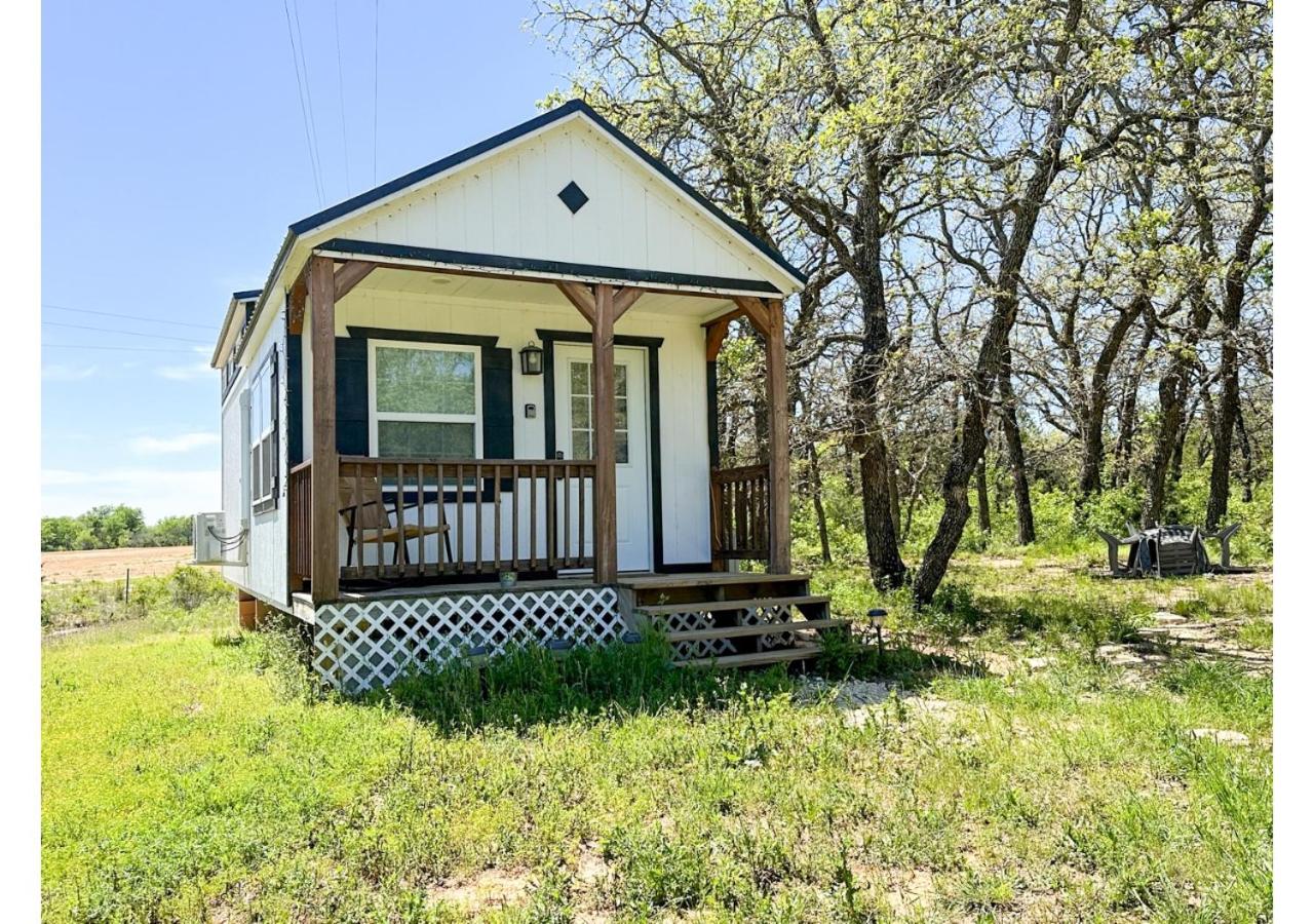 Two-Bedroom House photo 2