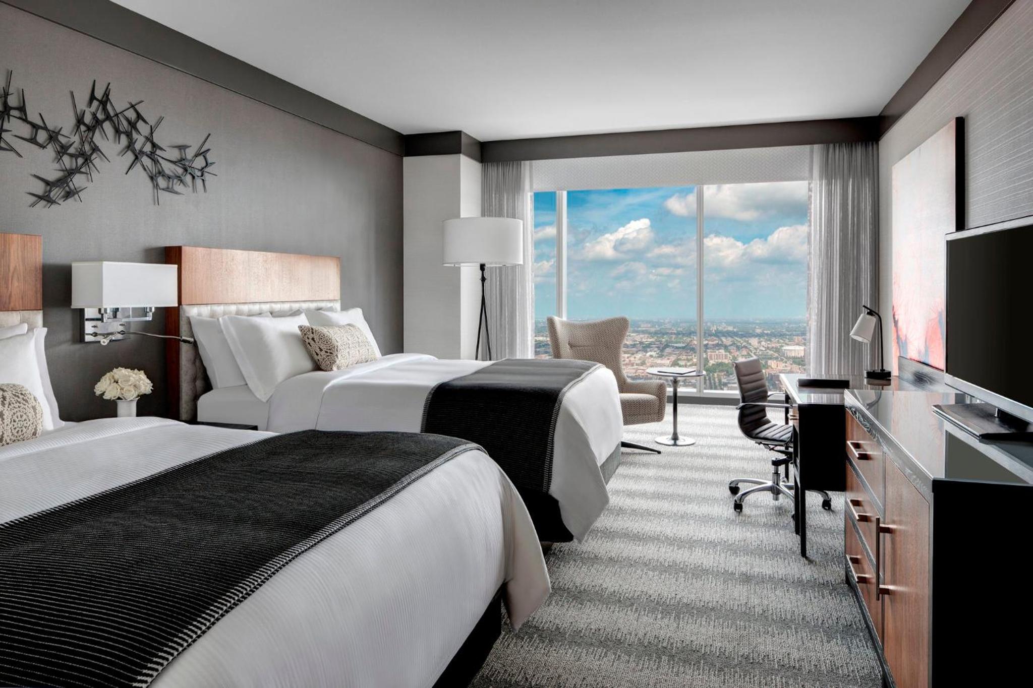 Queen Room with Shared Bathroom