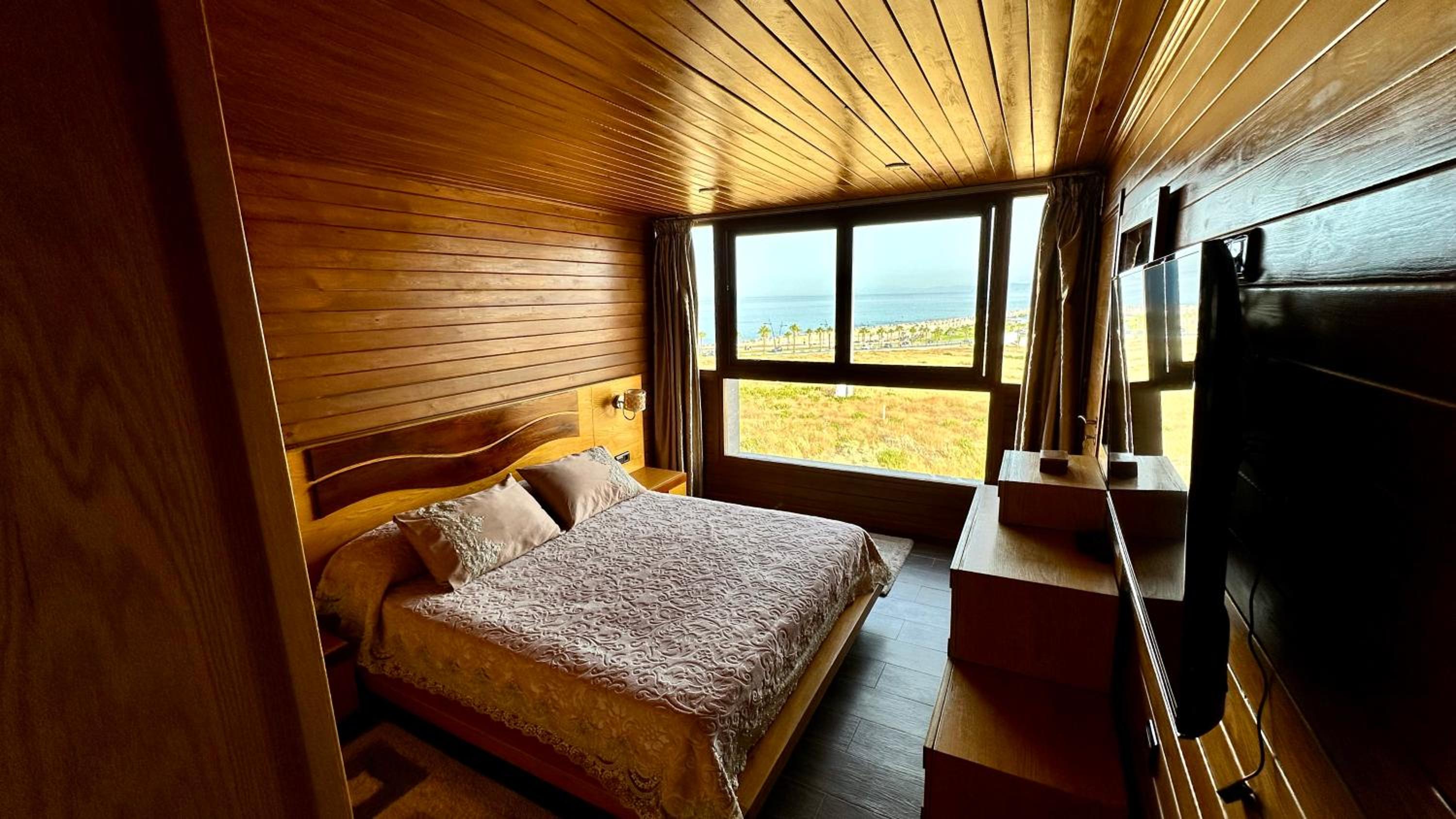 Two-Bedroom Apartment with Sea View photo 1