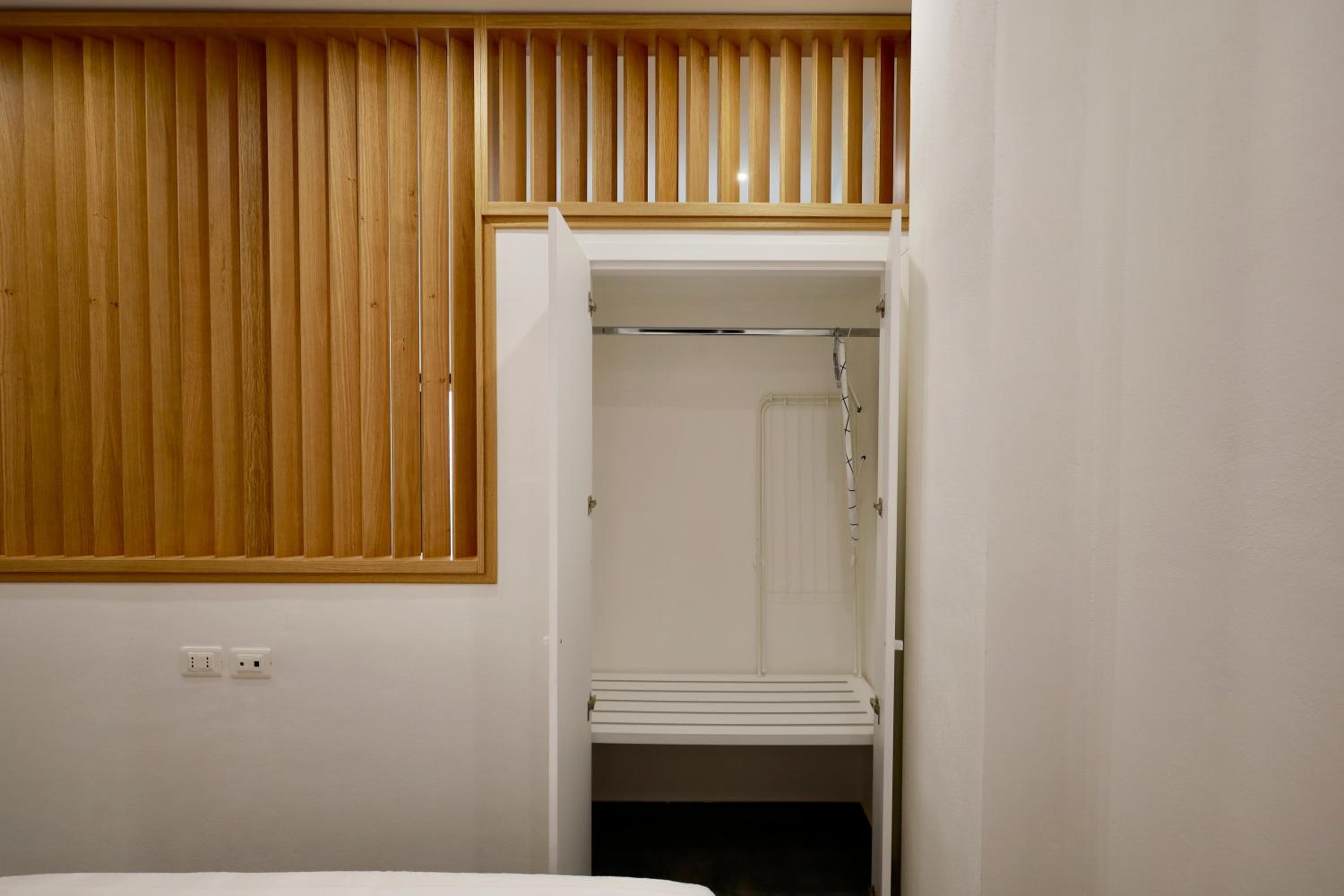 Two-Bedroom Deluxe Apartment - Photo 28
