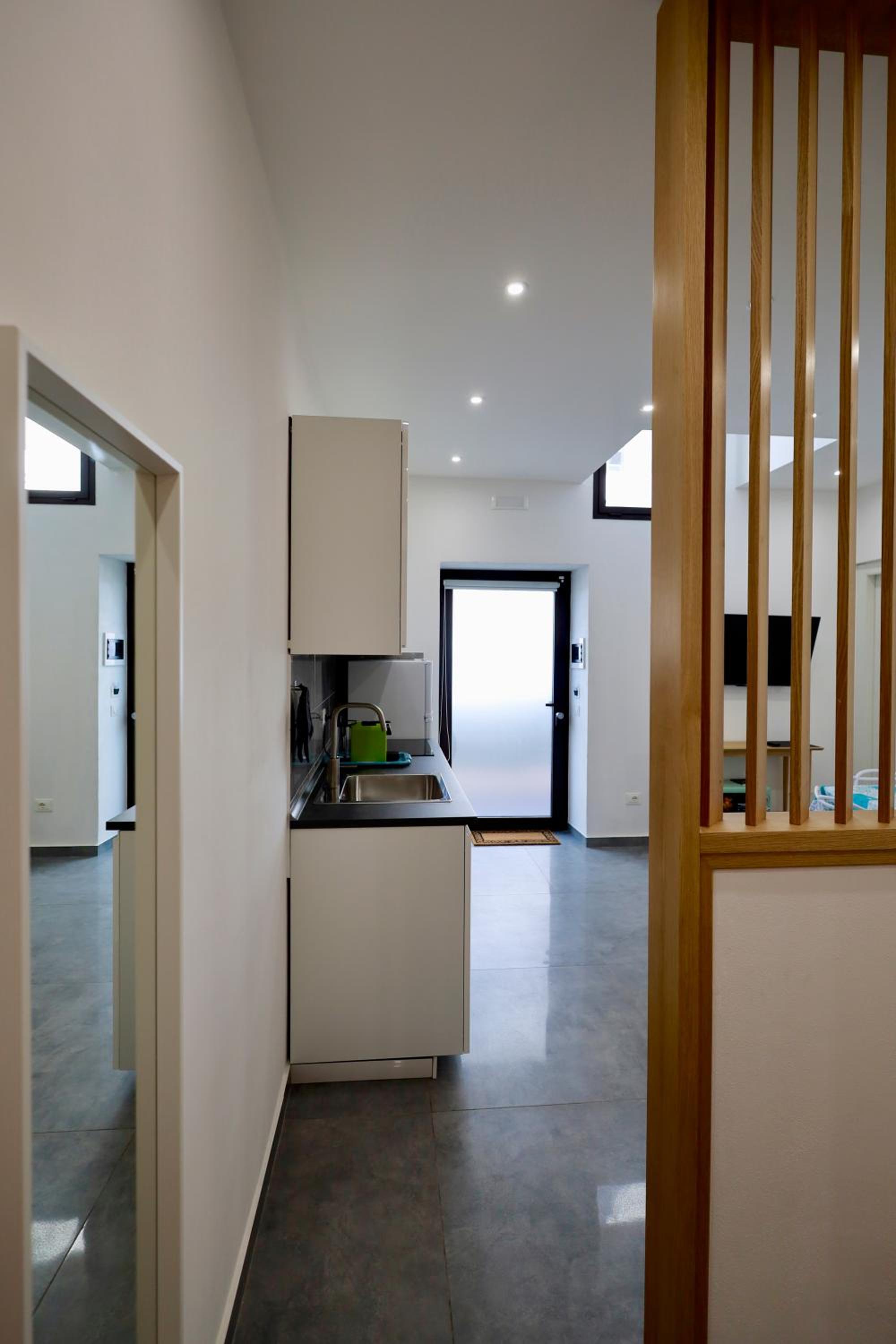 Two-Bedroom Deluxe Apartment - Photo 9