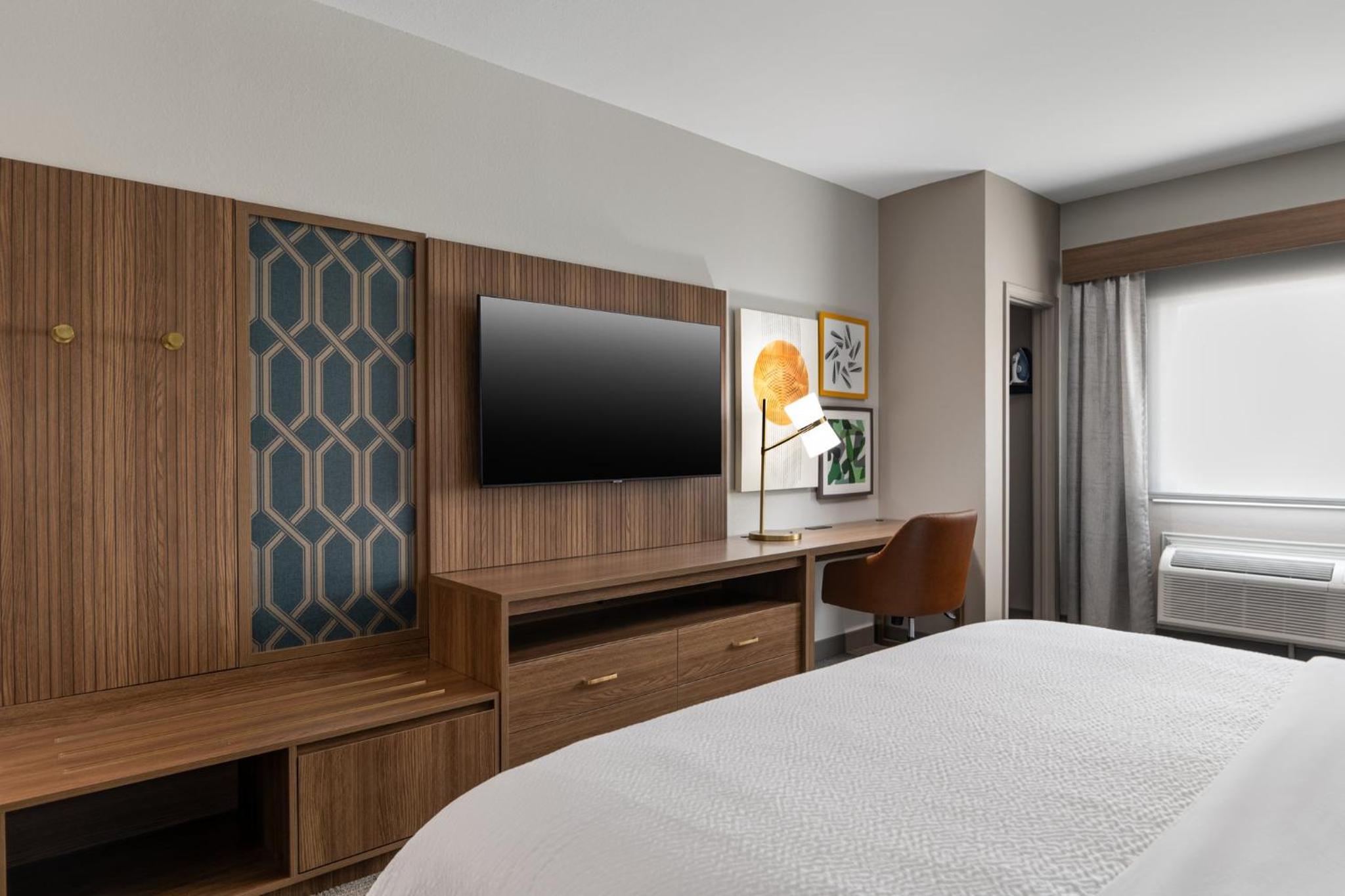 King Room - Mobility Access/Hearing Accessible