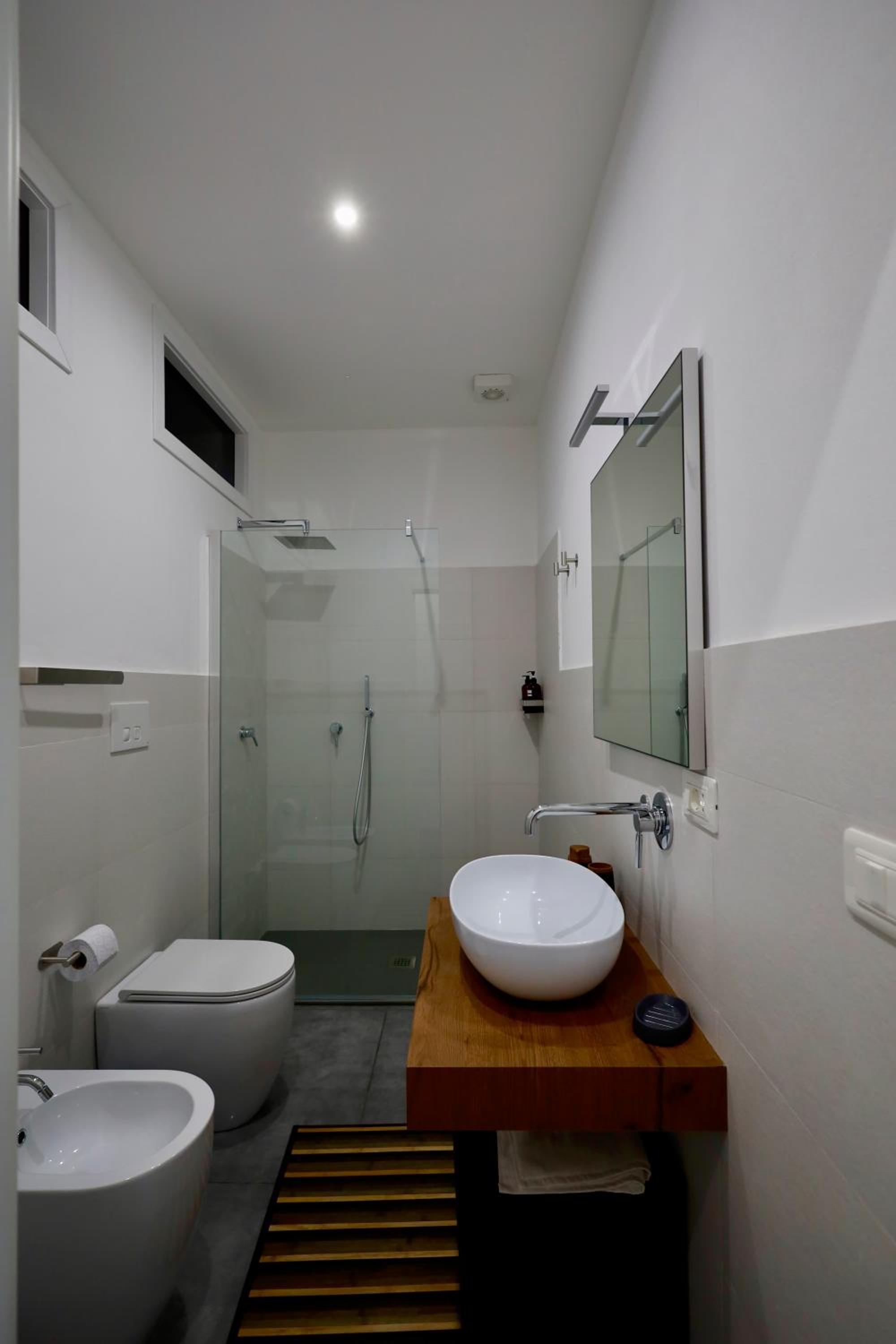Two-Bedroom Deluxe Apartment - Photo 14