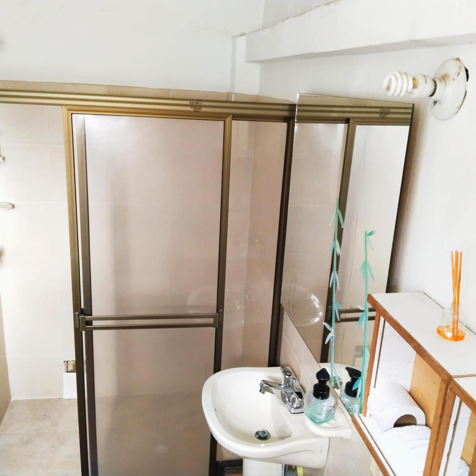 Quadruple Room with Private Bathroom photo 2