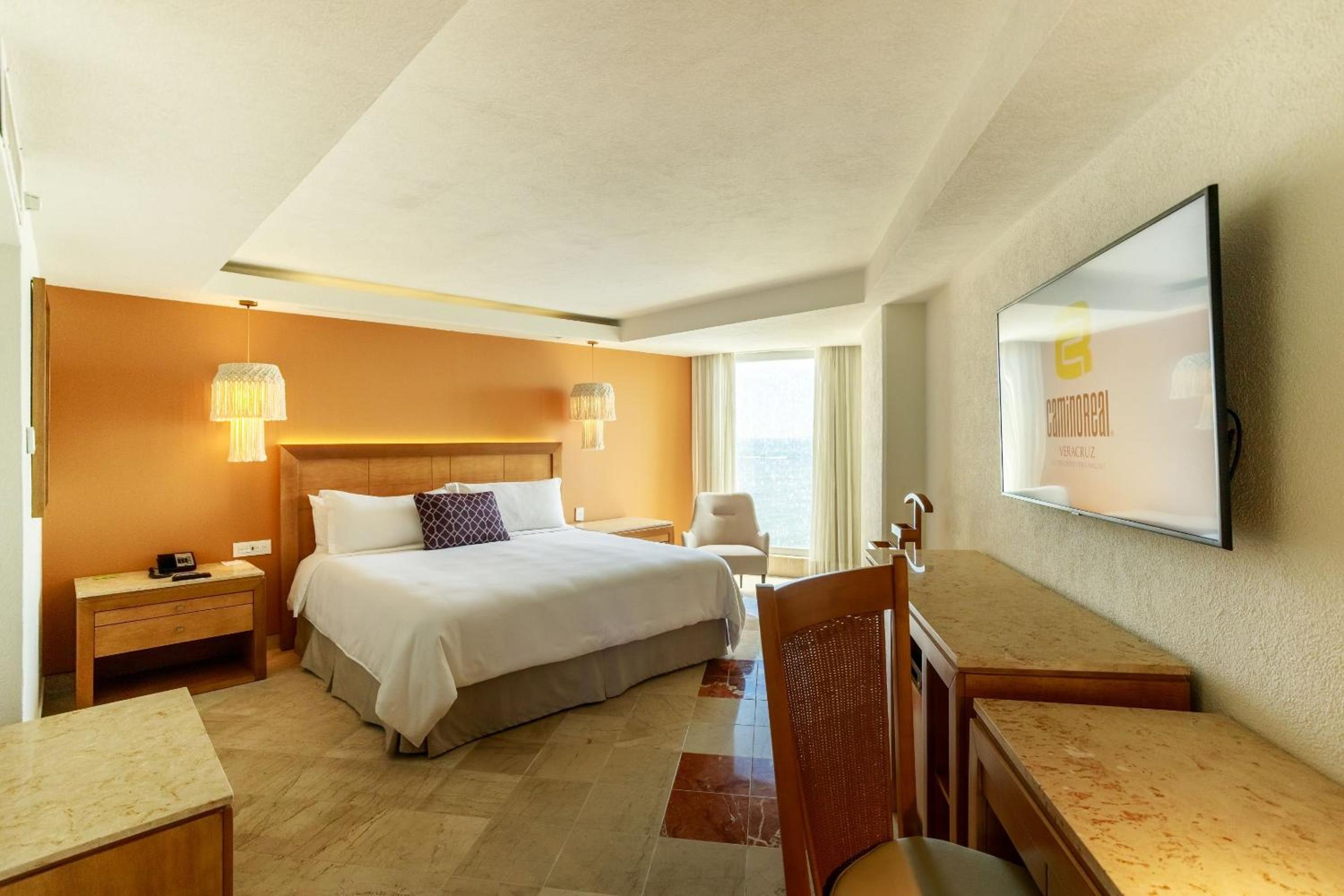 Junior Suite with Breakfast Buffet for 2 Adults - Photo 7