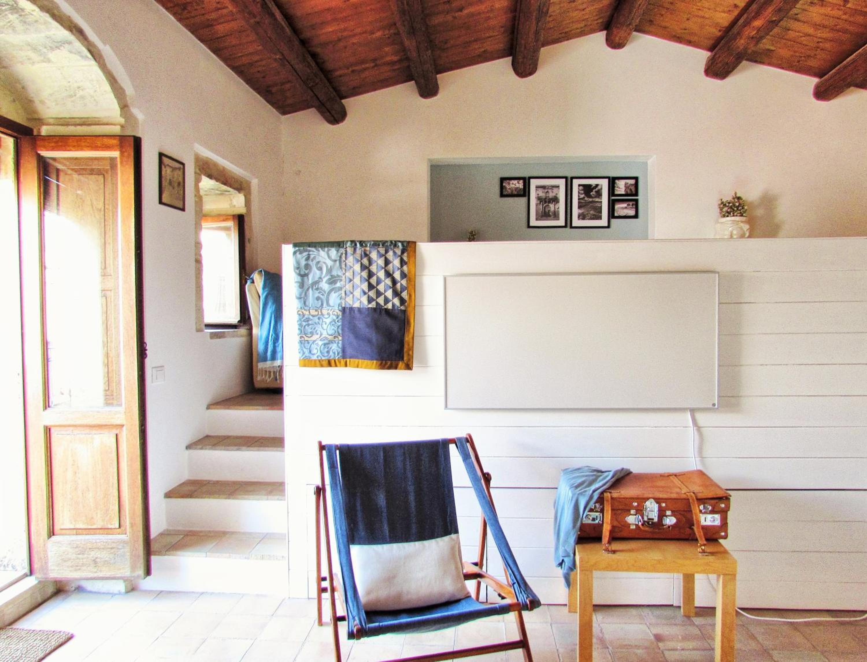 One-Bedroom House photo 1