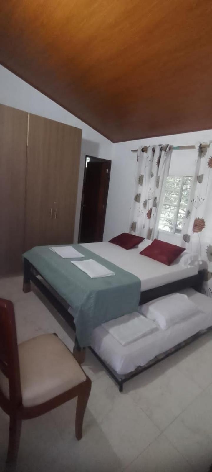 Four-Bedroom House photo 3