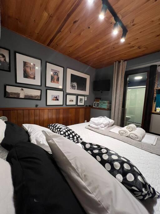 One-Bedroom House photo 1