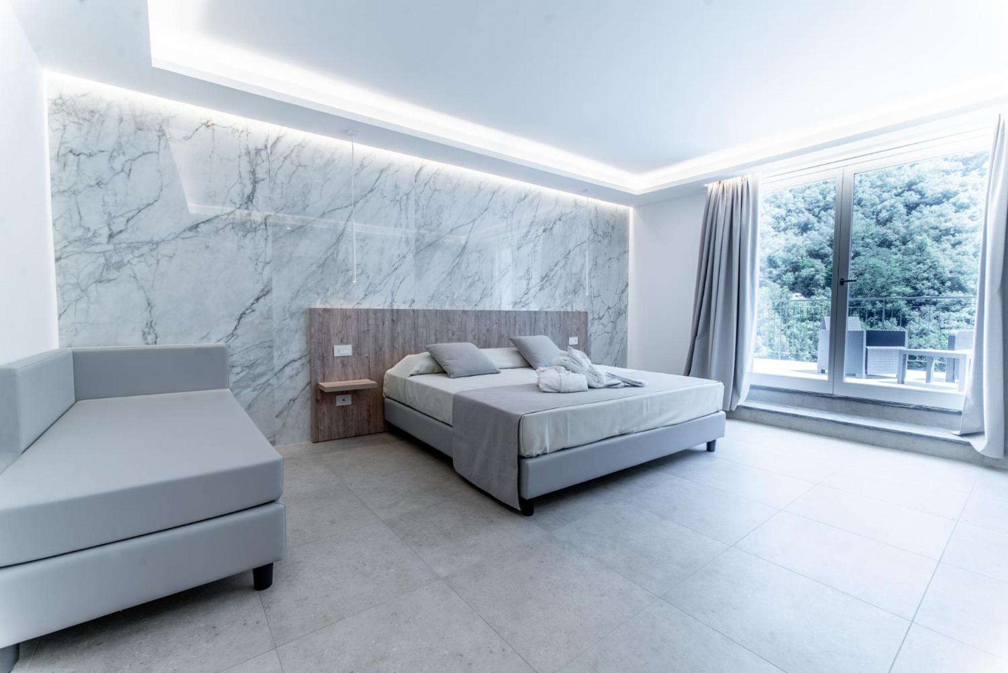Junior Suite with Garden View