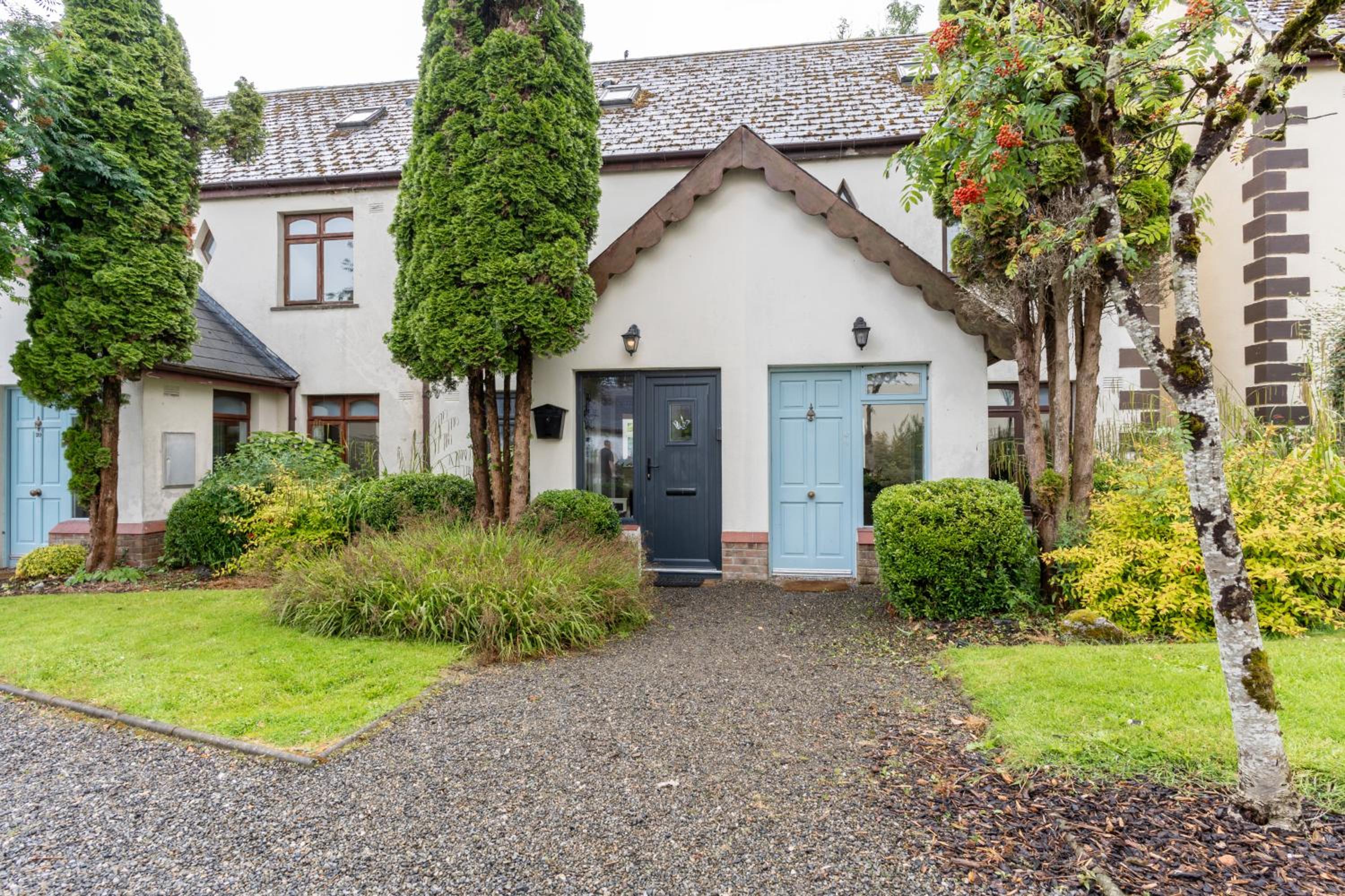 Three-Bedroom House photo 2