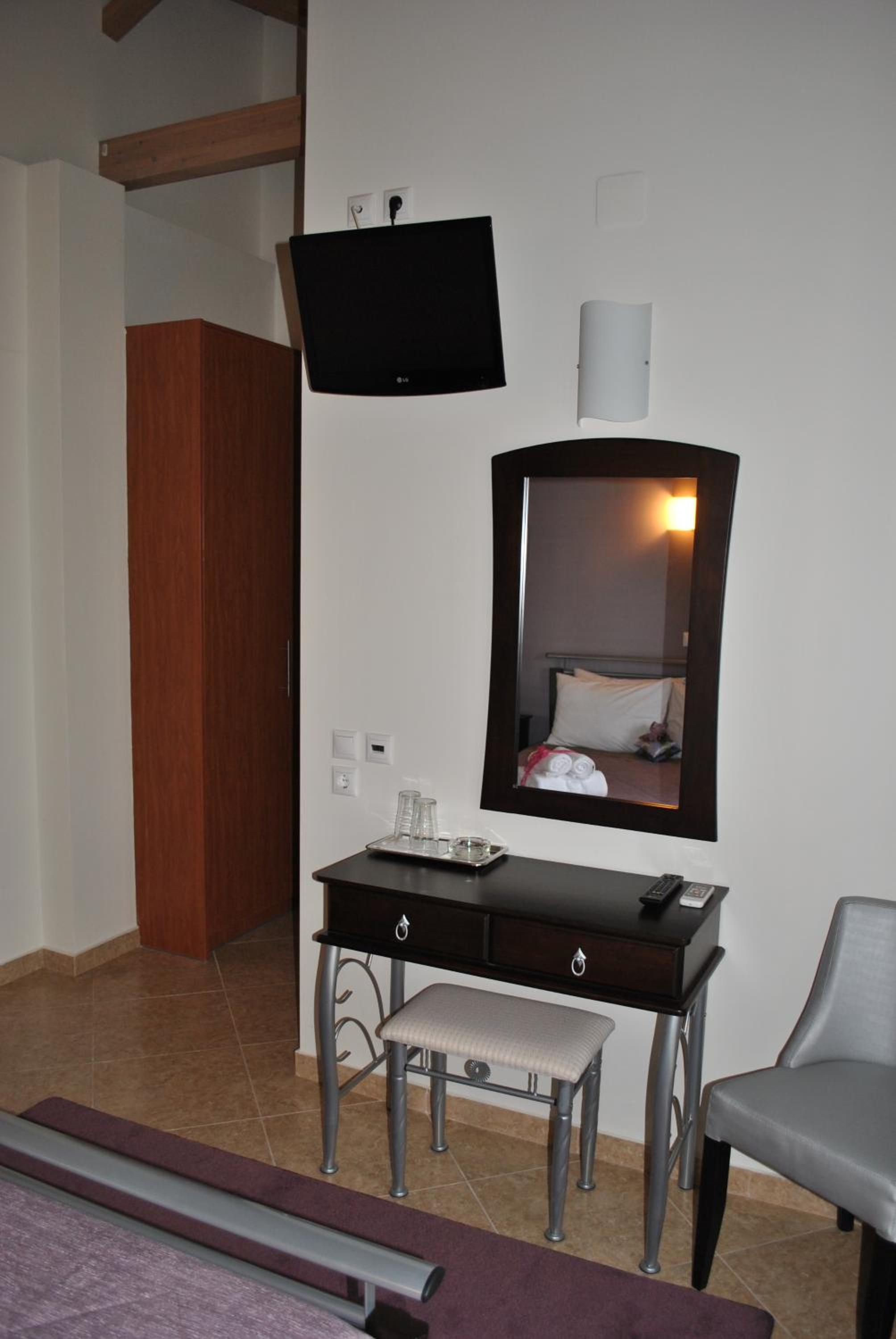 Superior Double Room - Photo 3