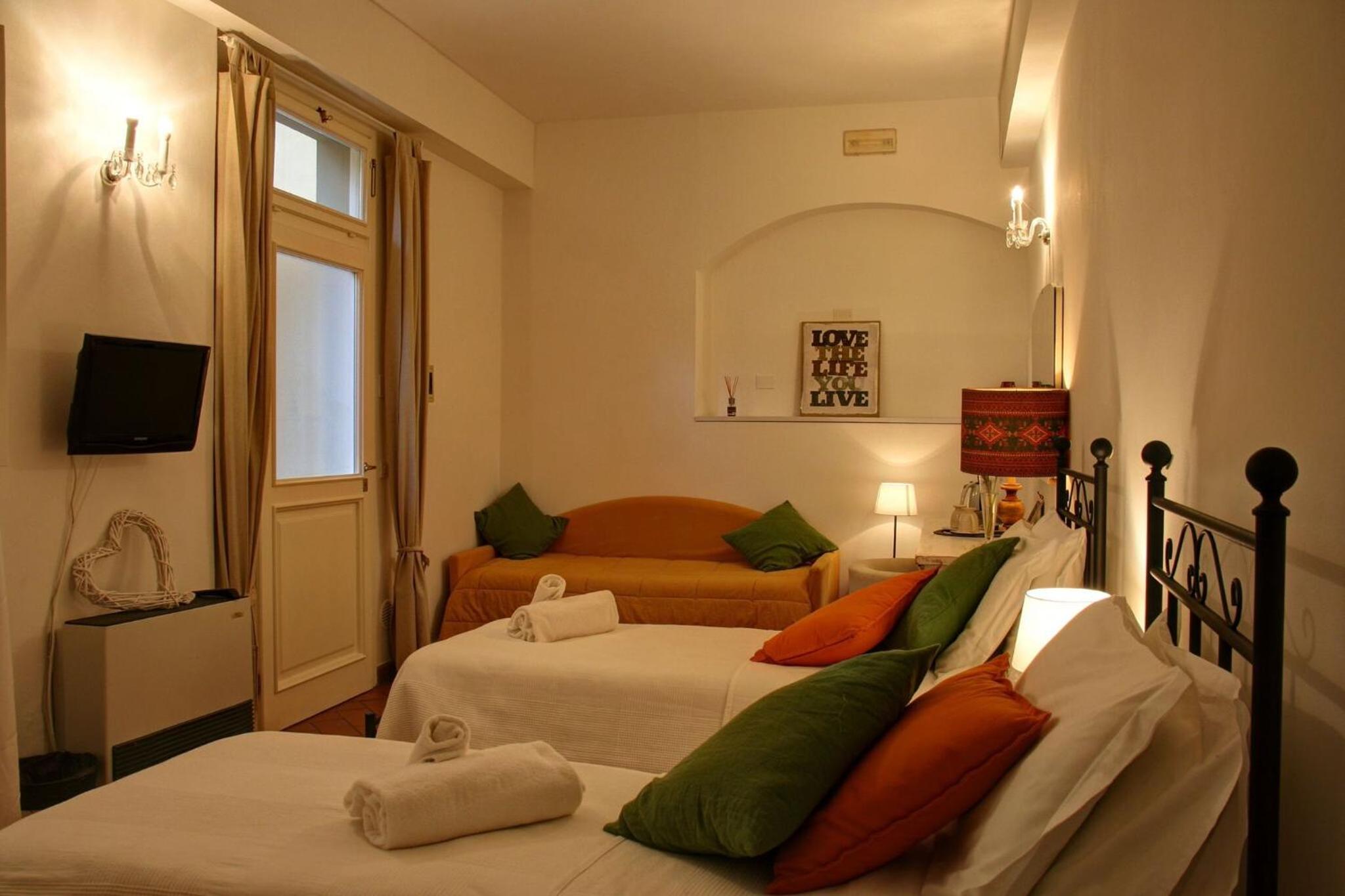 Deluxe Double or Twin Room photo 3
