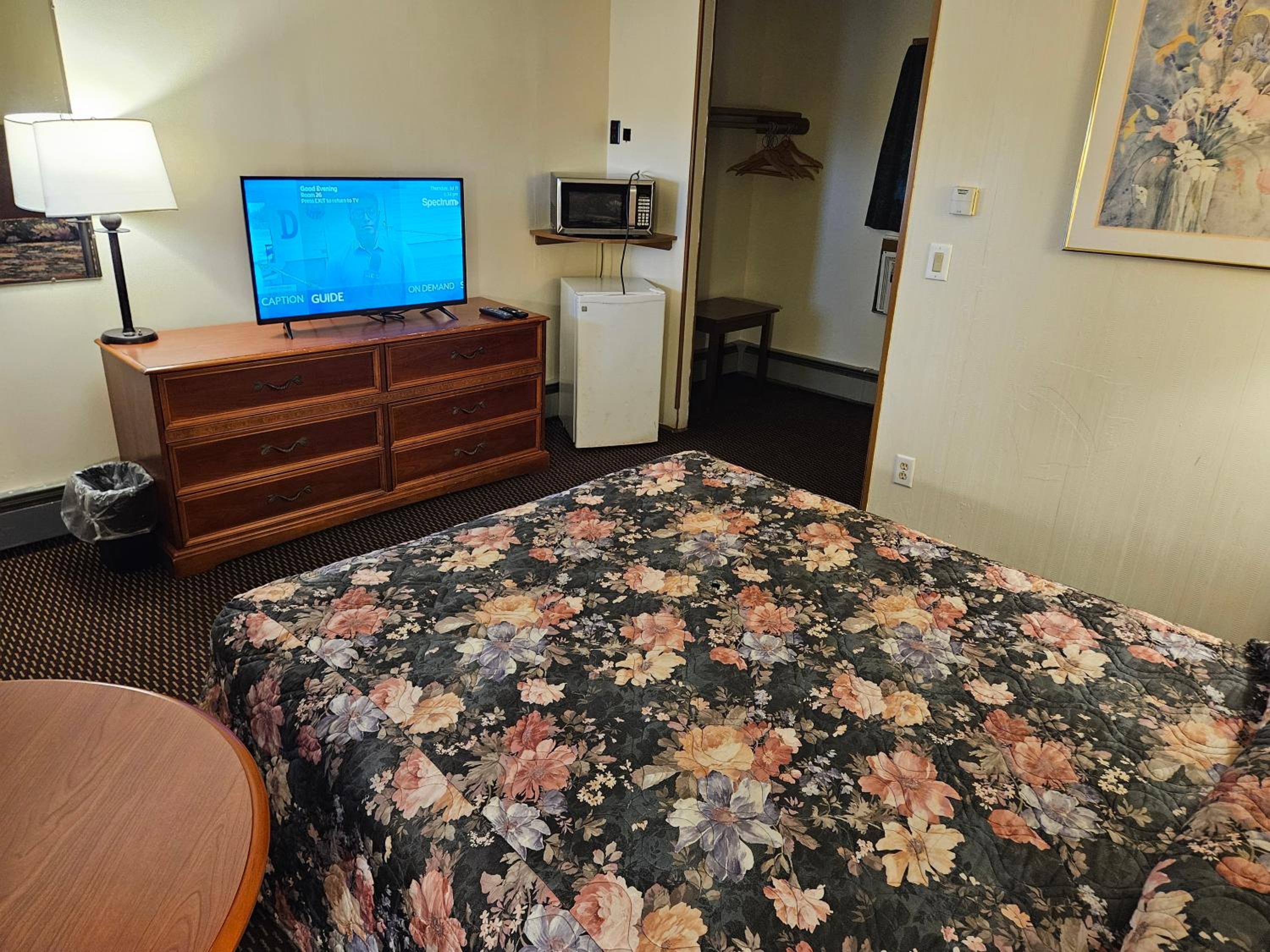 Queen Room - Photo 2