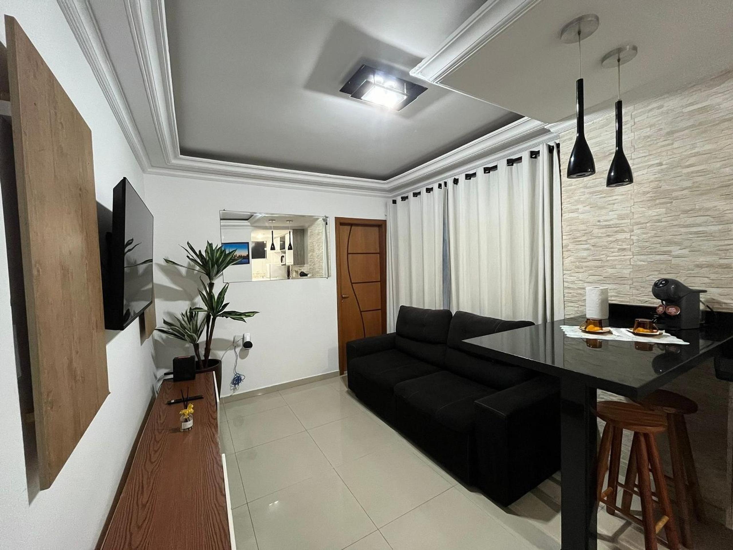 One-Bedroom Apartment photo 1