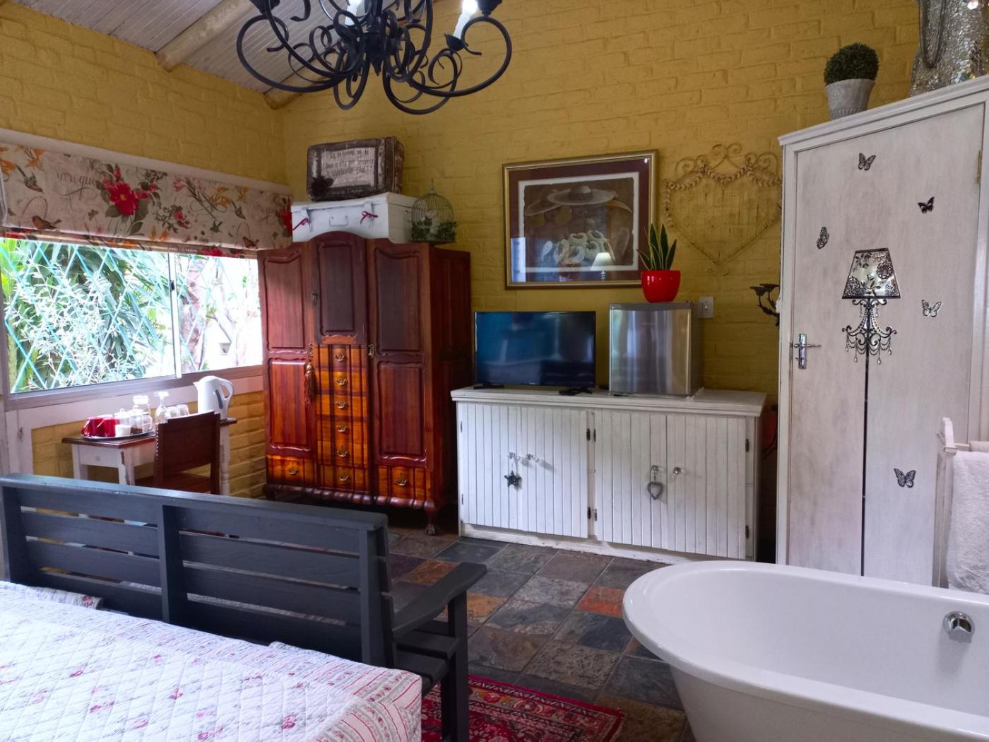 Superior Double Room with Bath - Photo 8