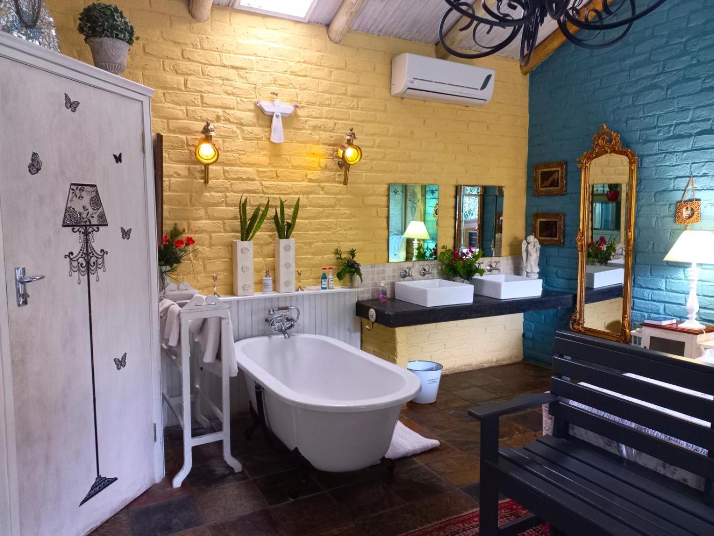 Superior Double Room with Bath - Photo 9