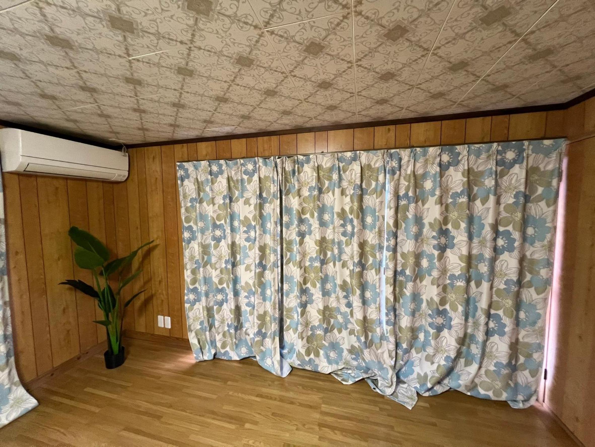 Three-Bedroom Apartment photo 2