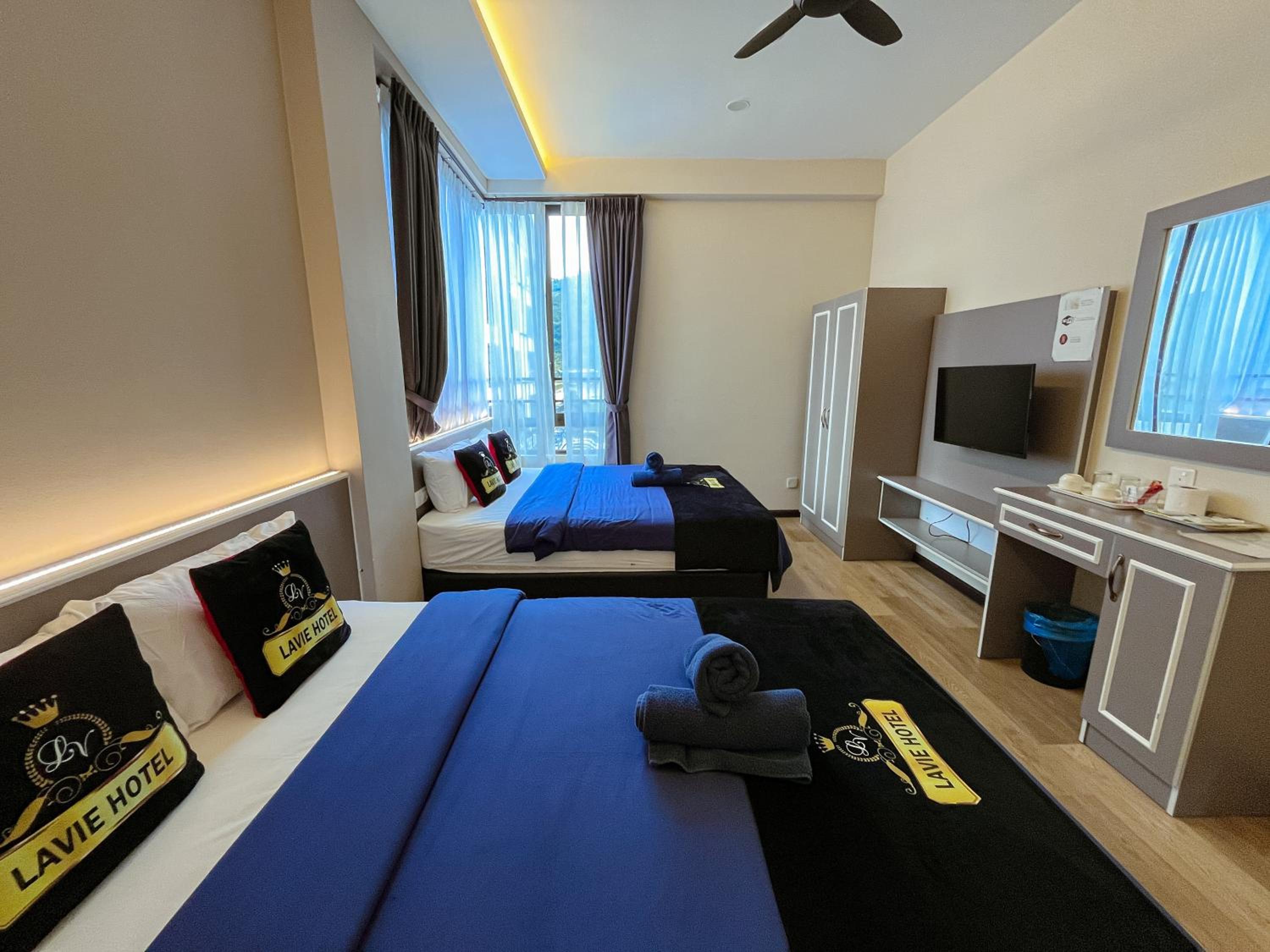 Quadruple Room - Photo 5