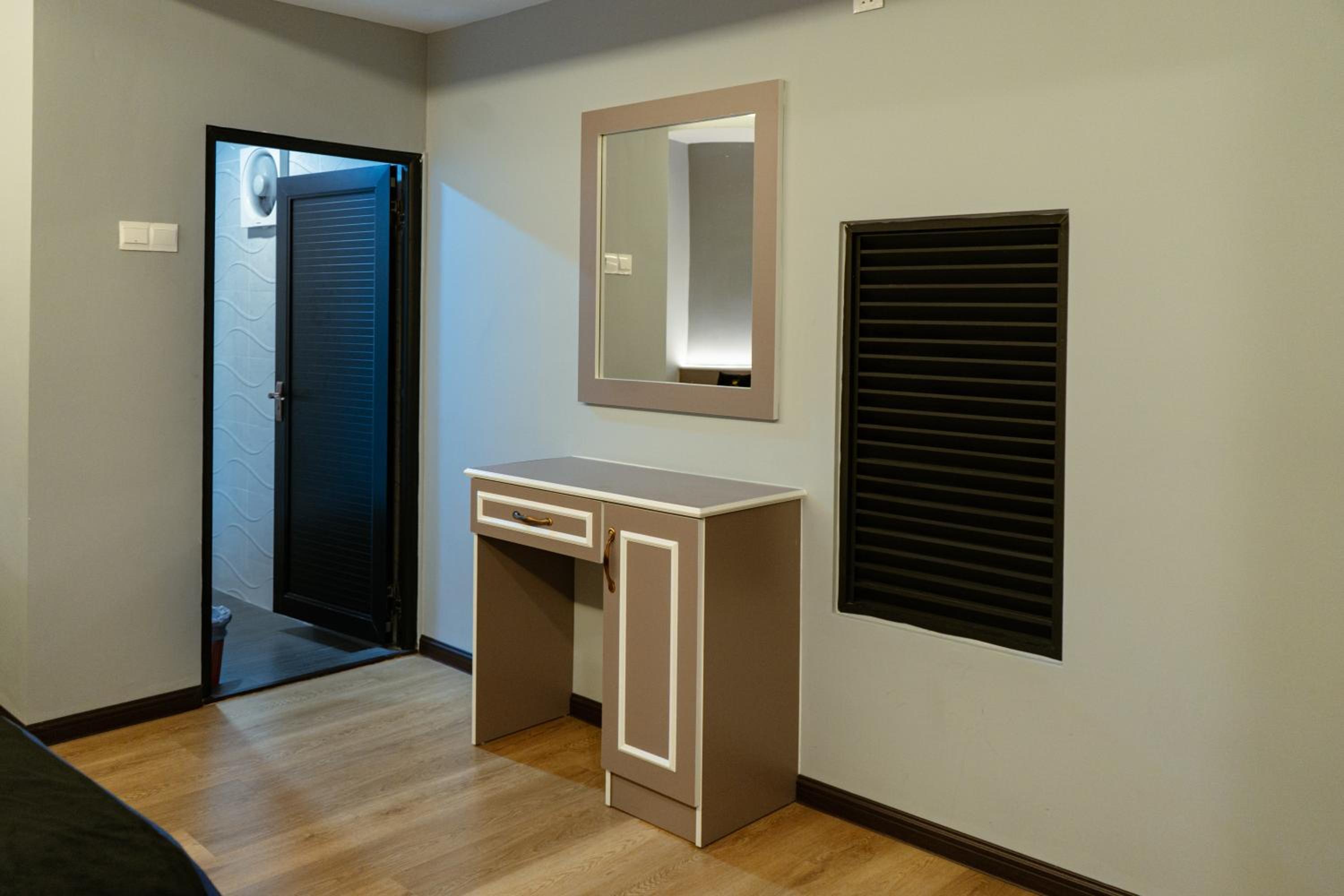 Two-Bedroom Apartment - Photo 6