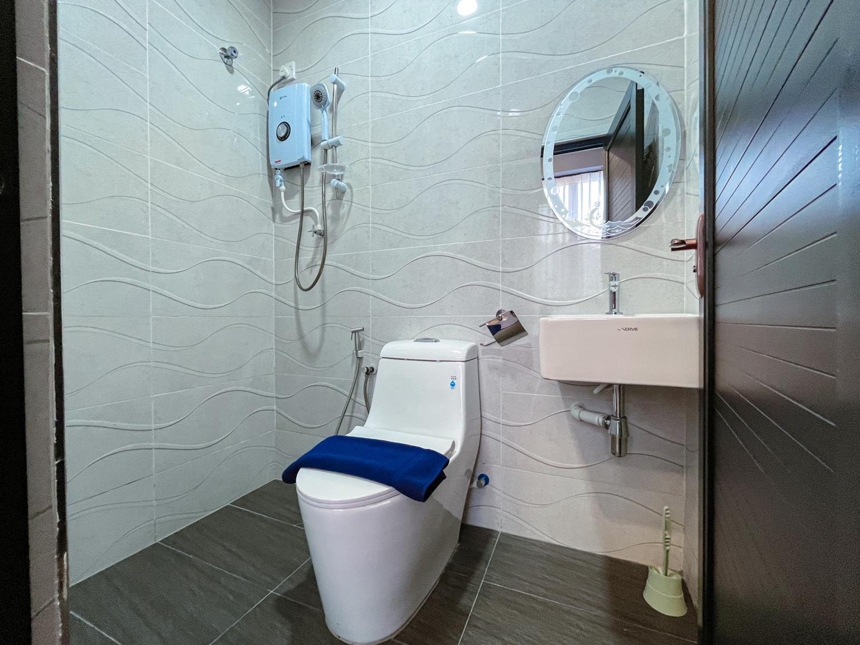 Two-Bedroom Apartment - Photo 9