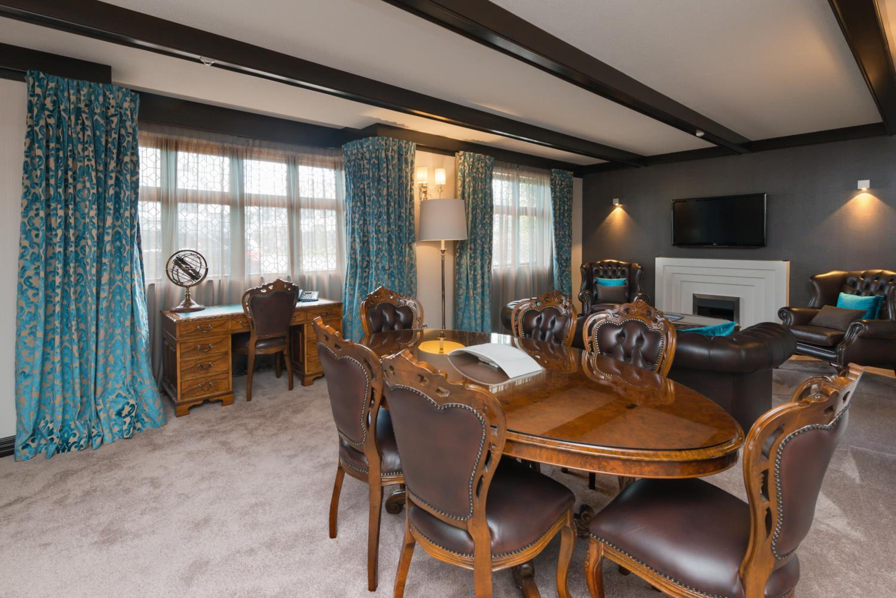 Royal Suite - Photo 2