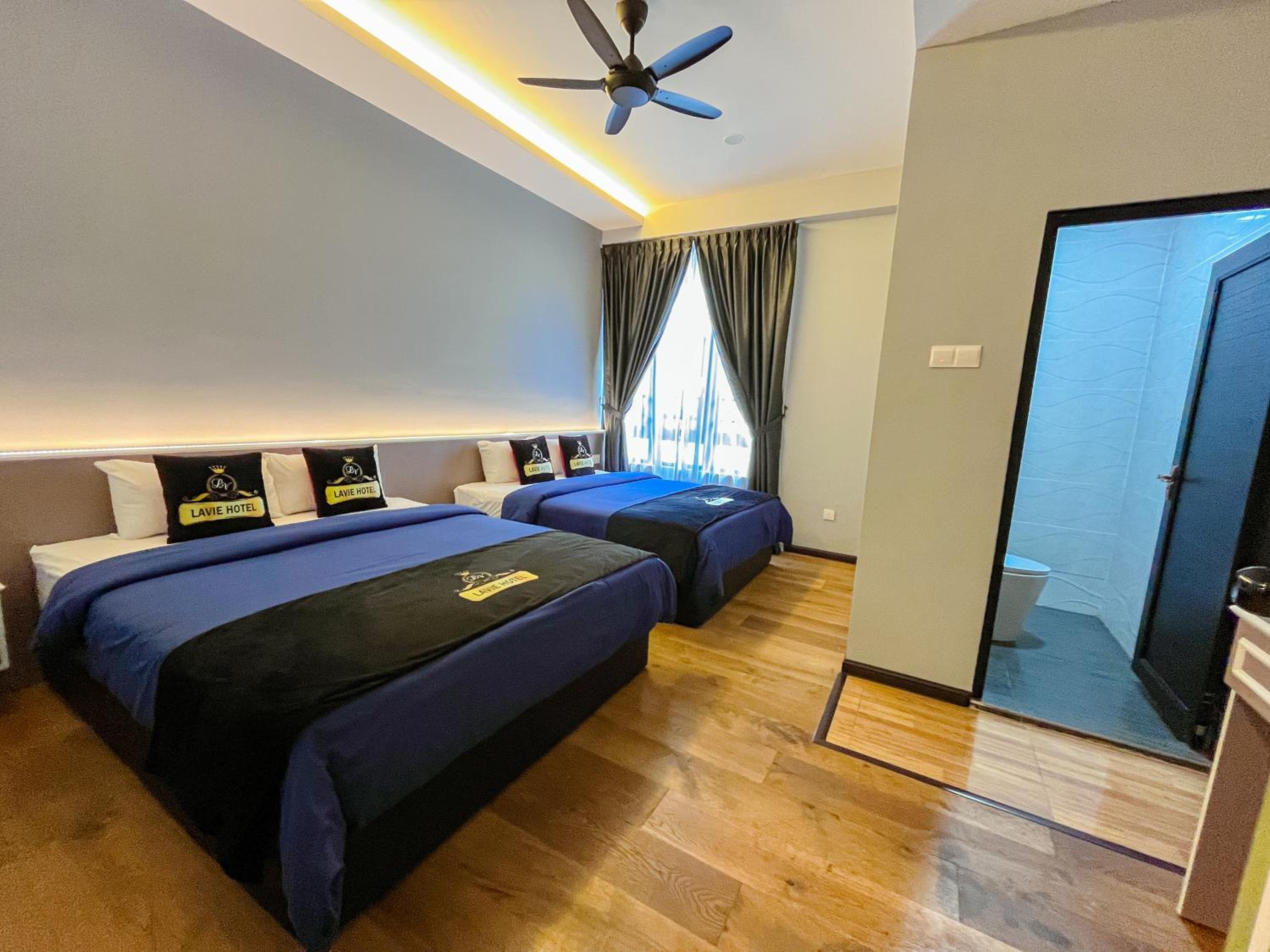 Three-Bedroom Apartment - Photo 3