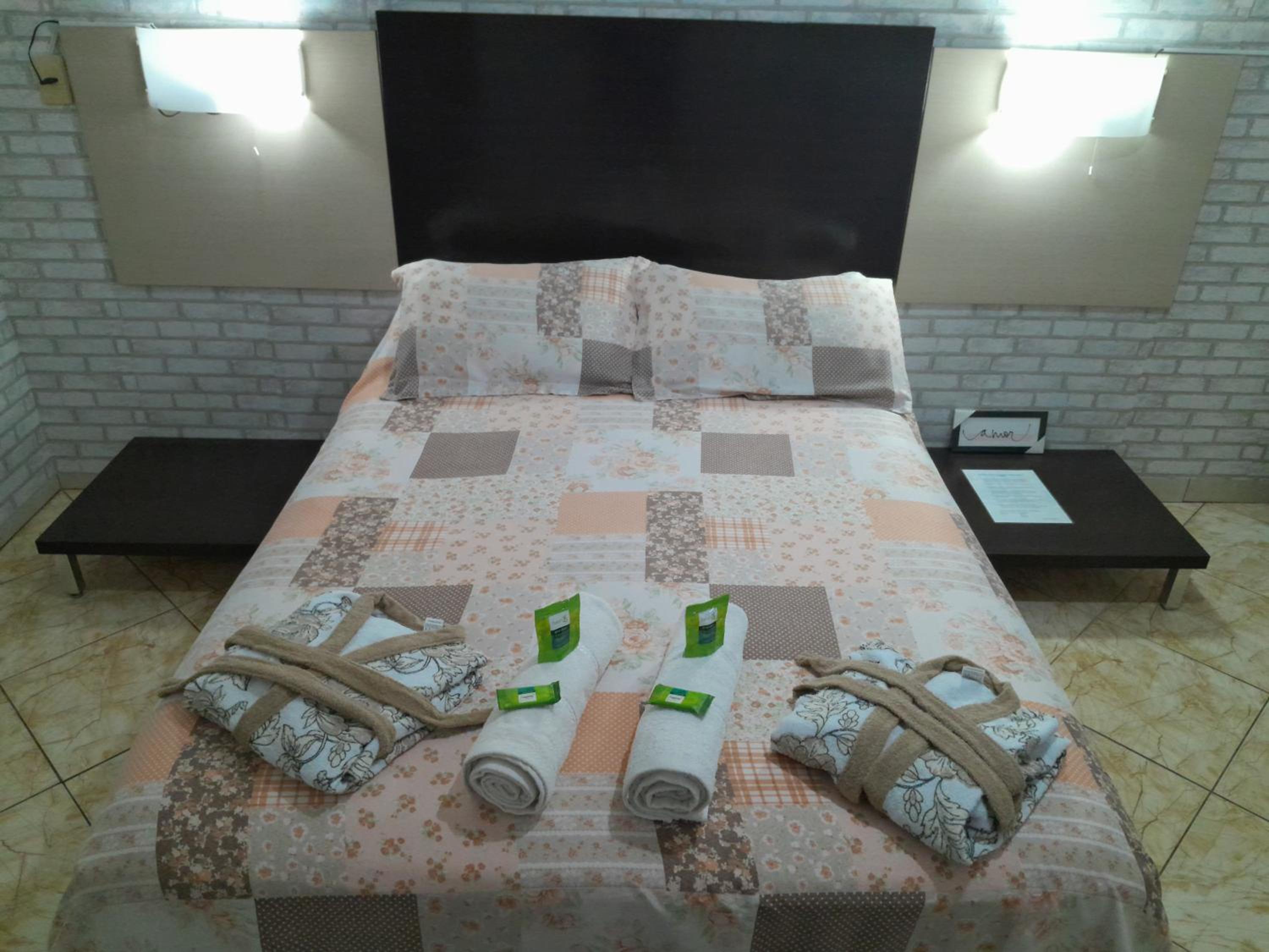 One-Bedroom House photo 1
