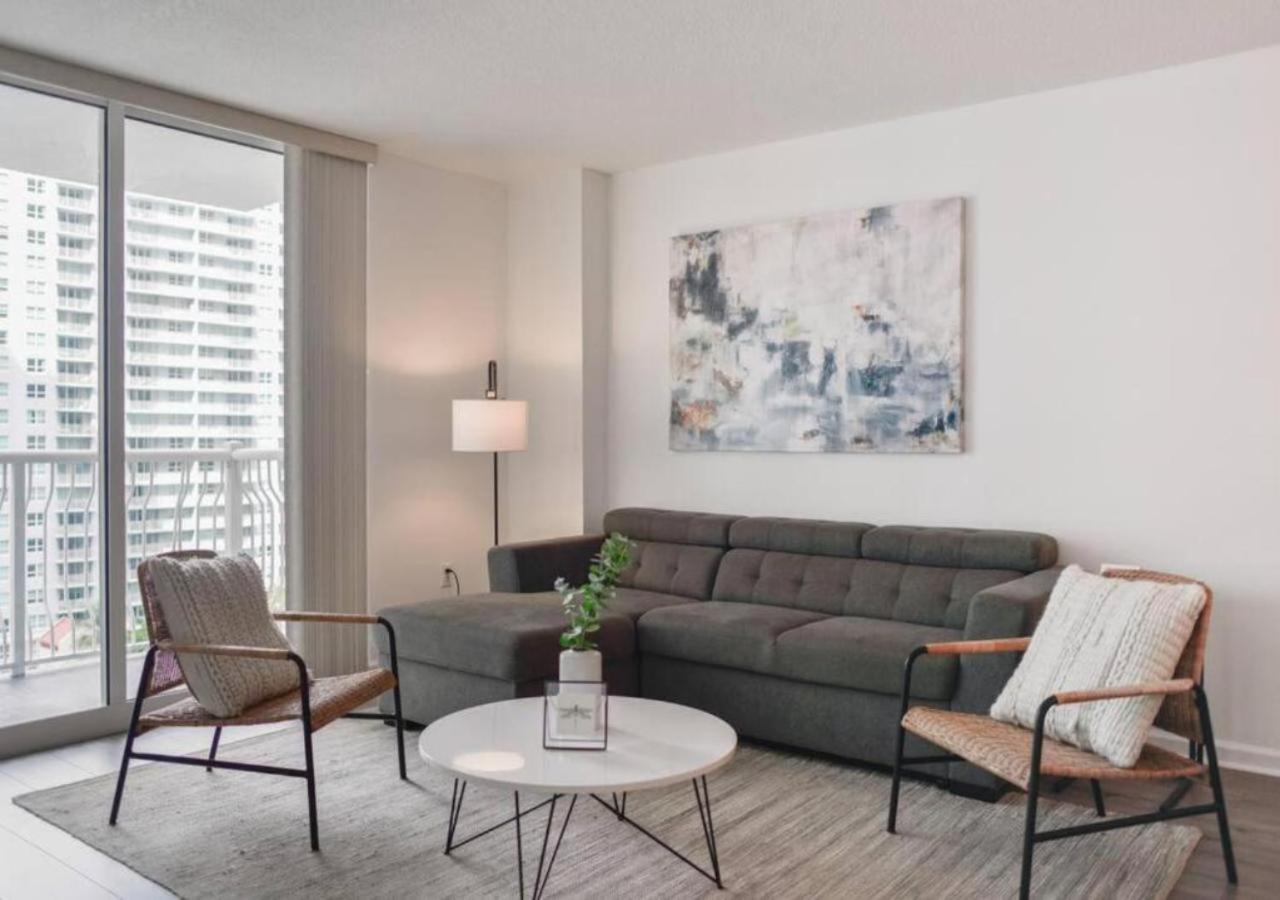 One-Bedroom Apartment with City View photo 3
